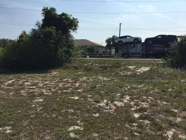 Lehigh Acres, FL 33974,569 BOURSE CIR