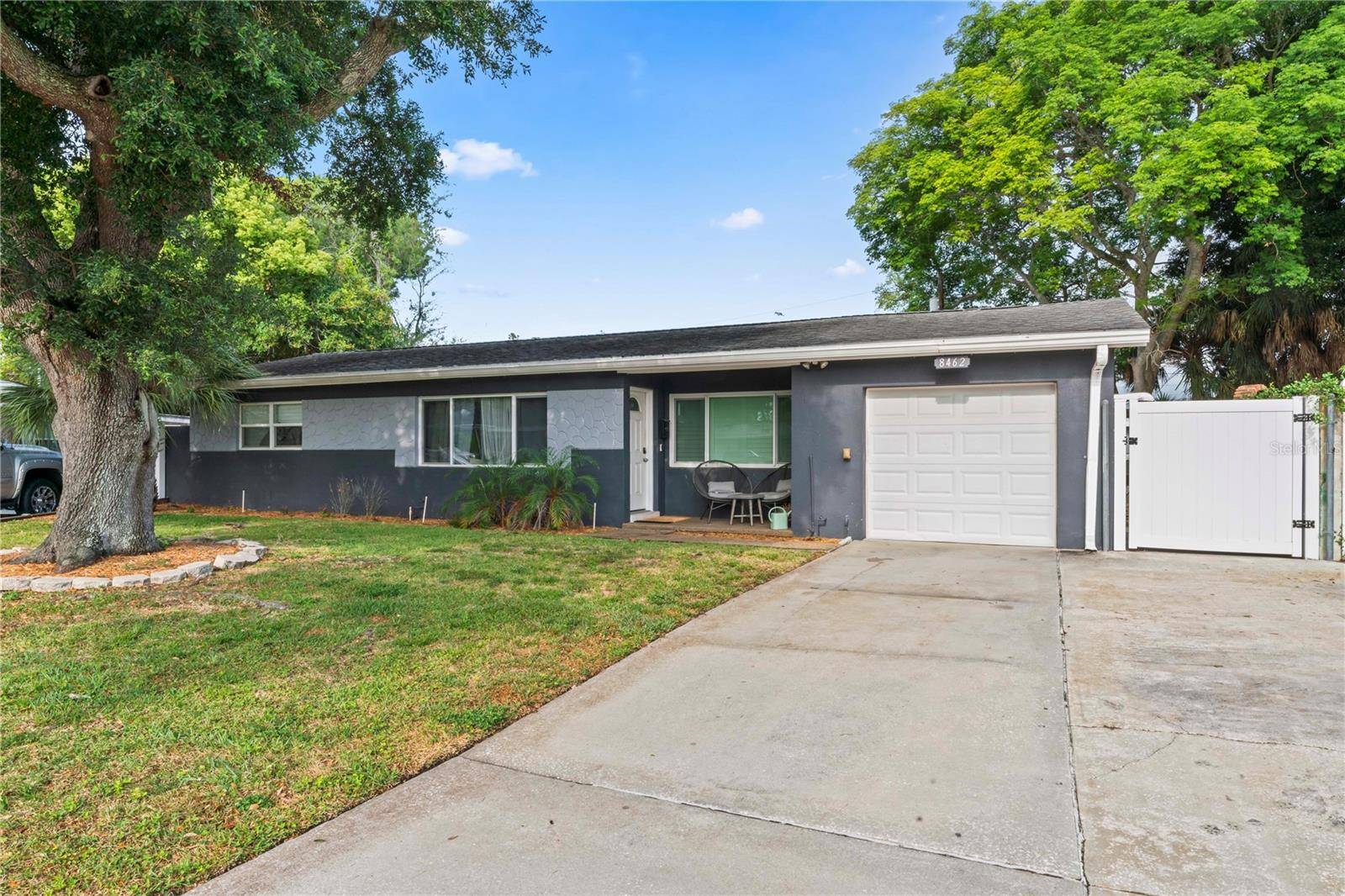 St Petersburg, FL 33702,8462 8TH WAY N