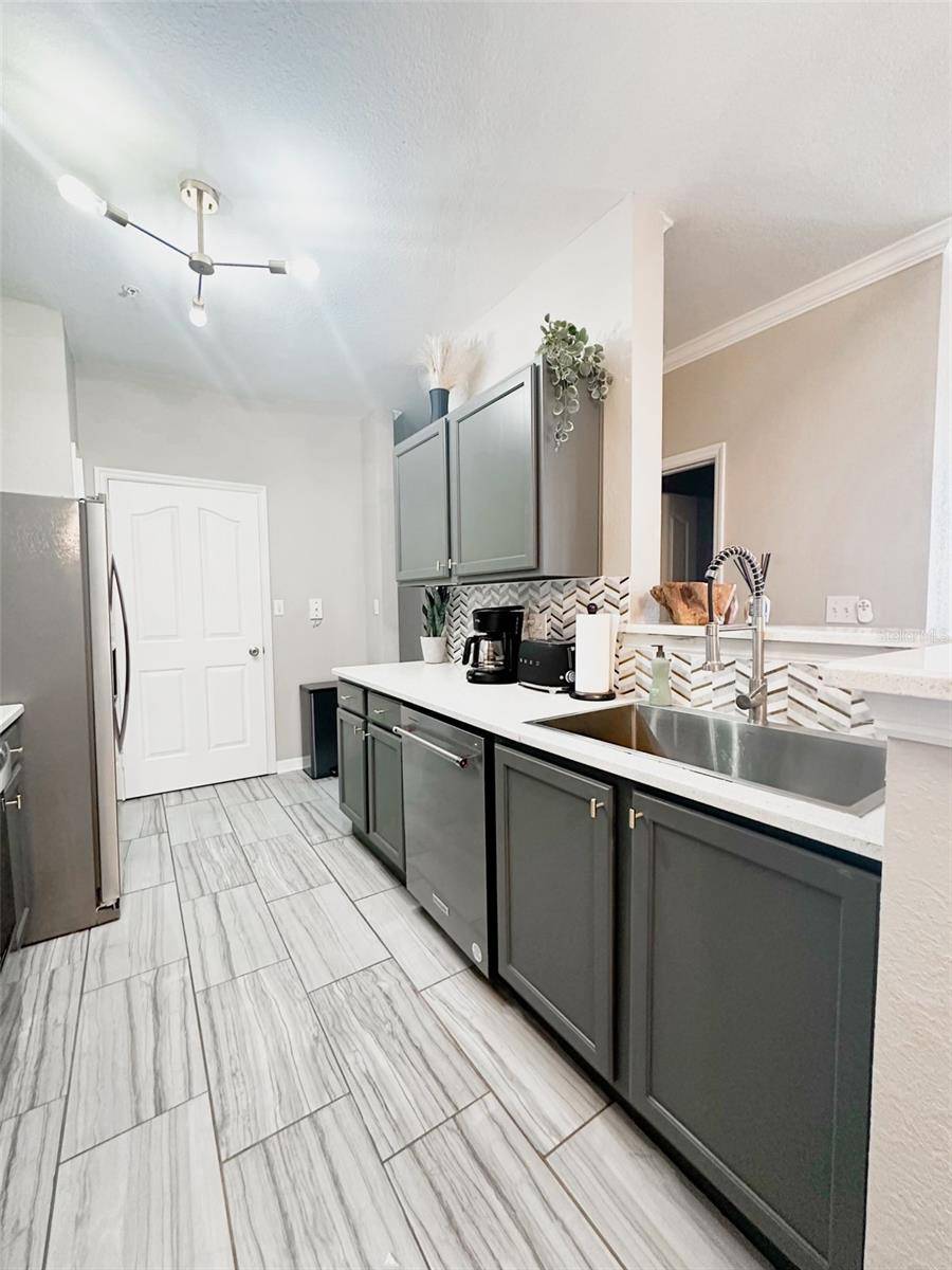 Tampa, FL 33611,5000 CULBREATH KEY WAY #4-203