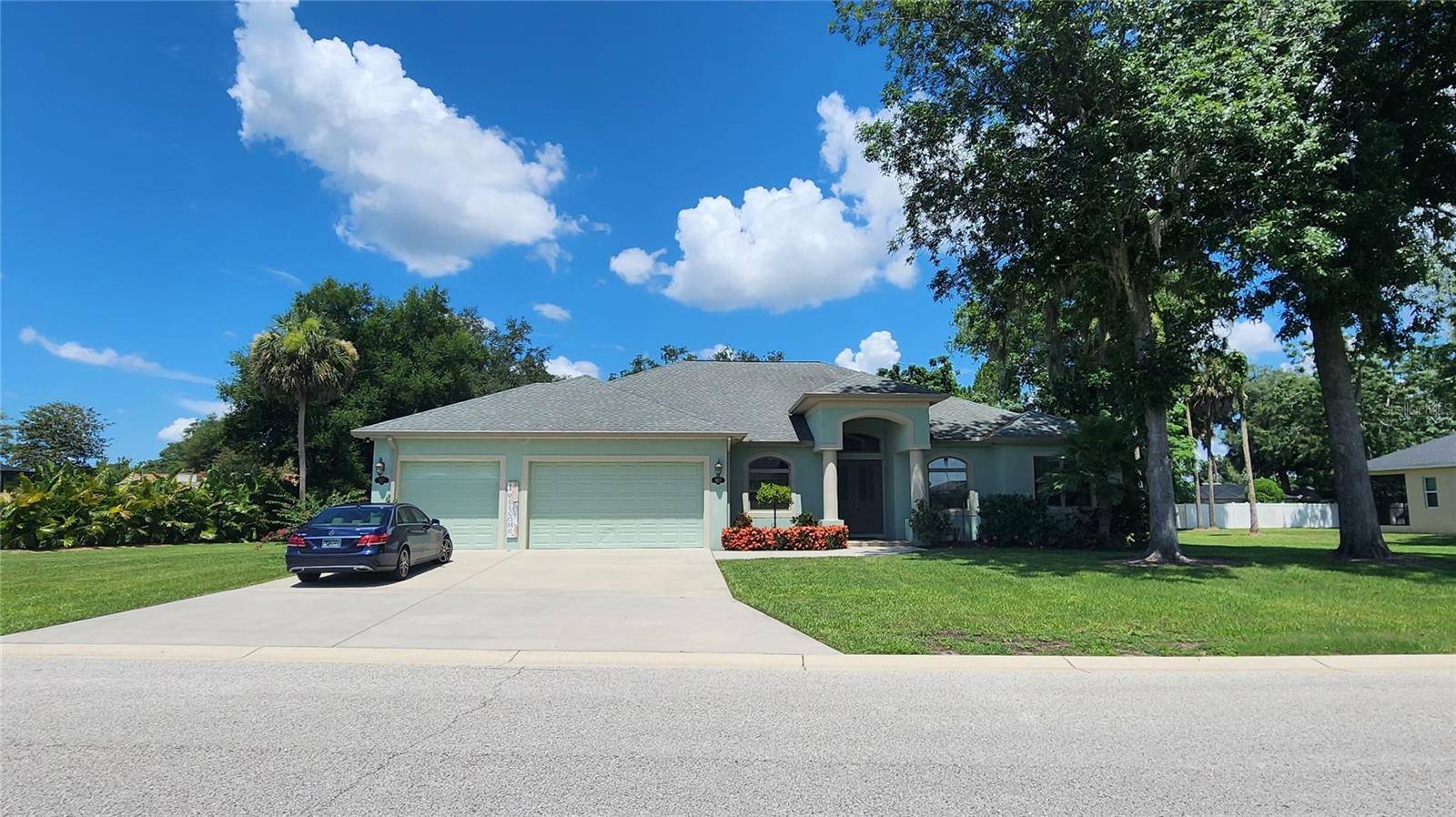 Seffner, FL 33584,927 JOHN CRESSLER DR