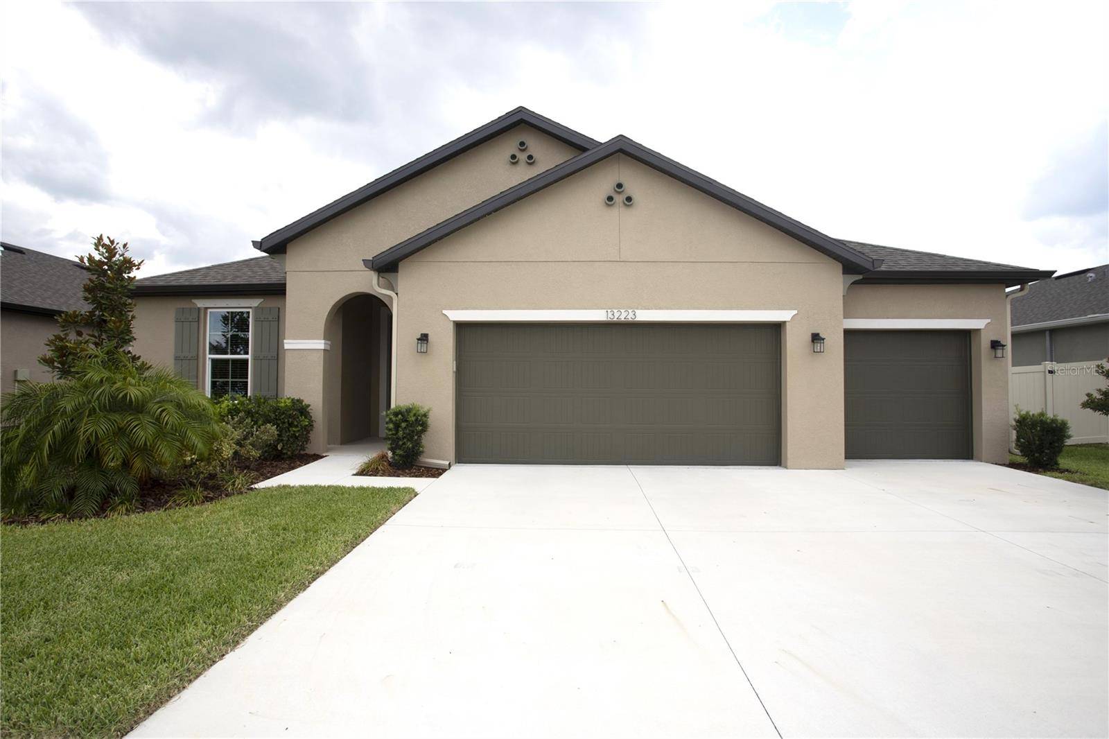 Riverview, FL 33579,13223 BERMUDA GRASS WAY