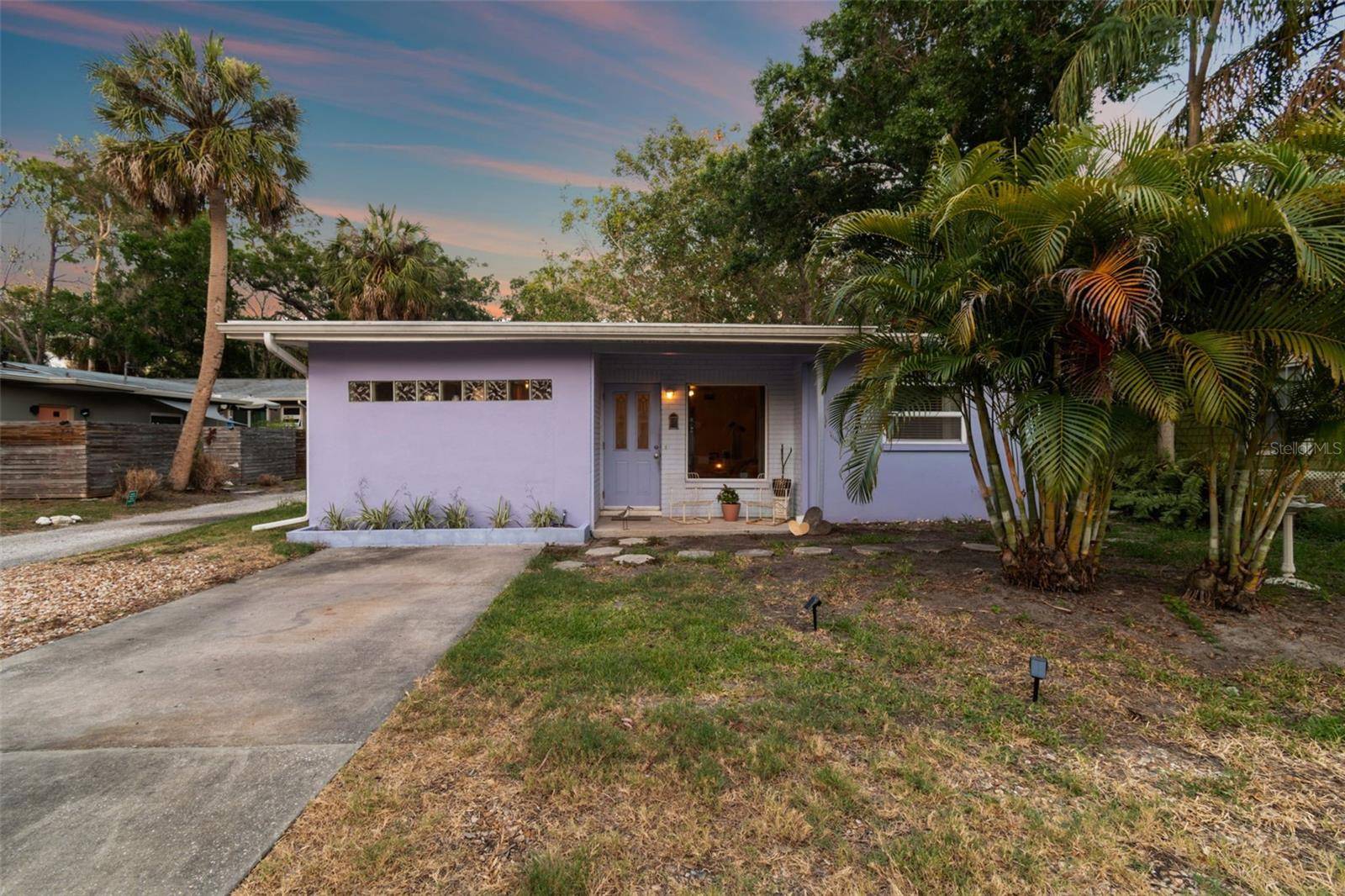 Tarpon Springs, FL 34689,305 BATH ST