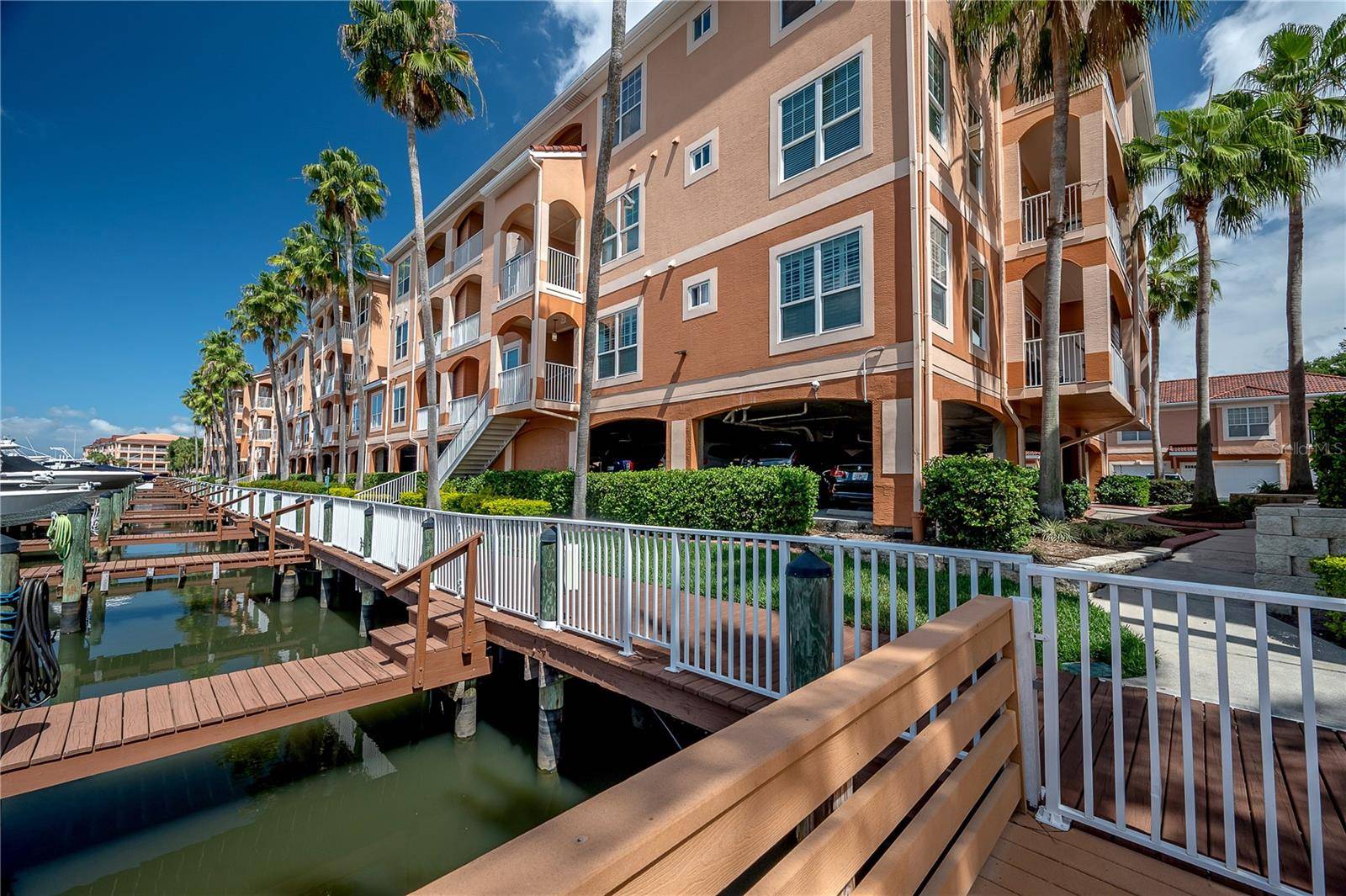 Tampa, FL 33611,5000 CULBREATH KEY WAY #8-201