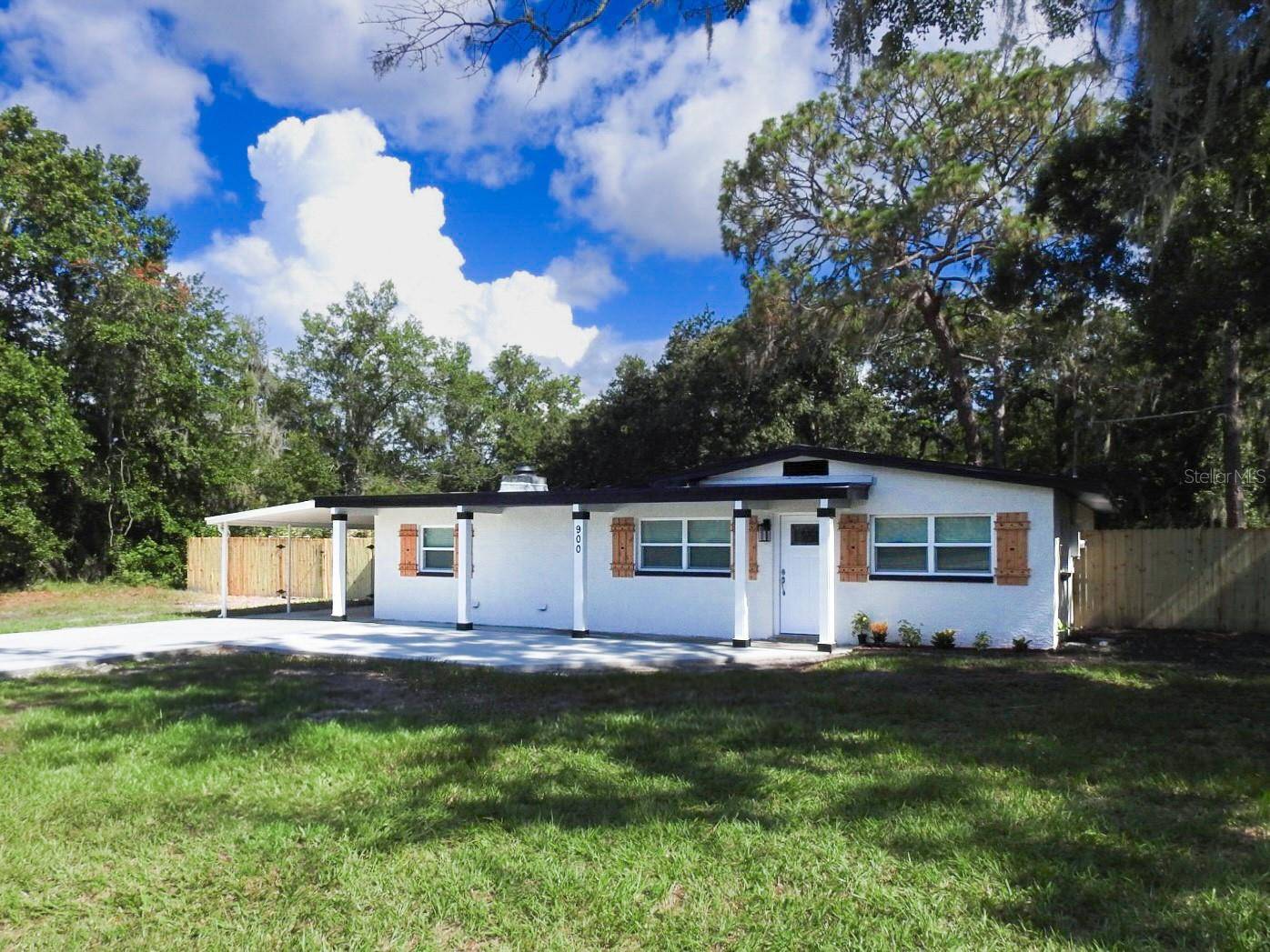 Lutz, FL 33548,900 W COUNTY LINE RD