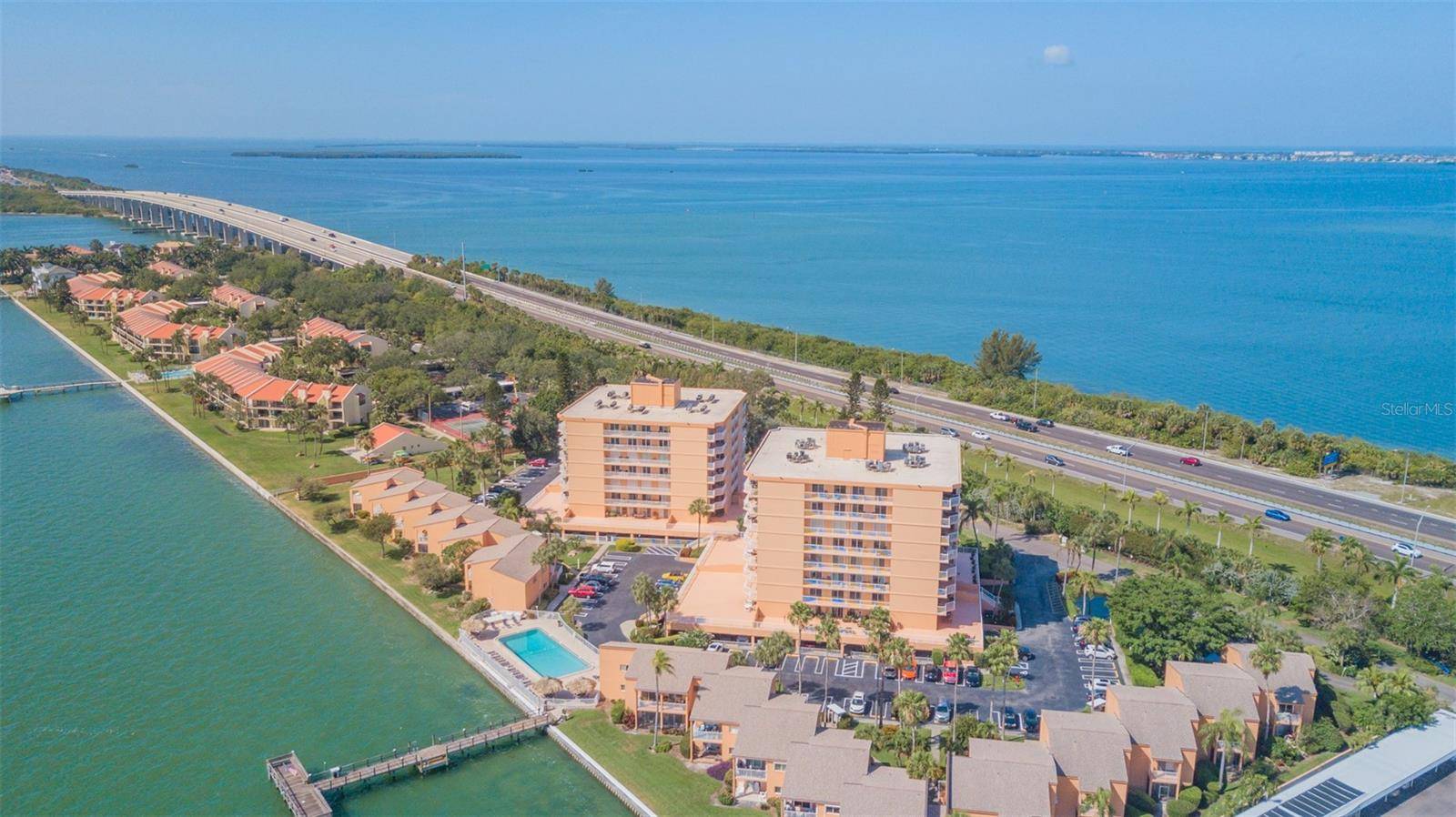 St Petersburg, FL 33711,7430 SUNSHINE SKYWAY LN S #401