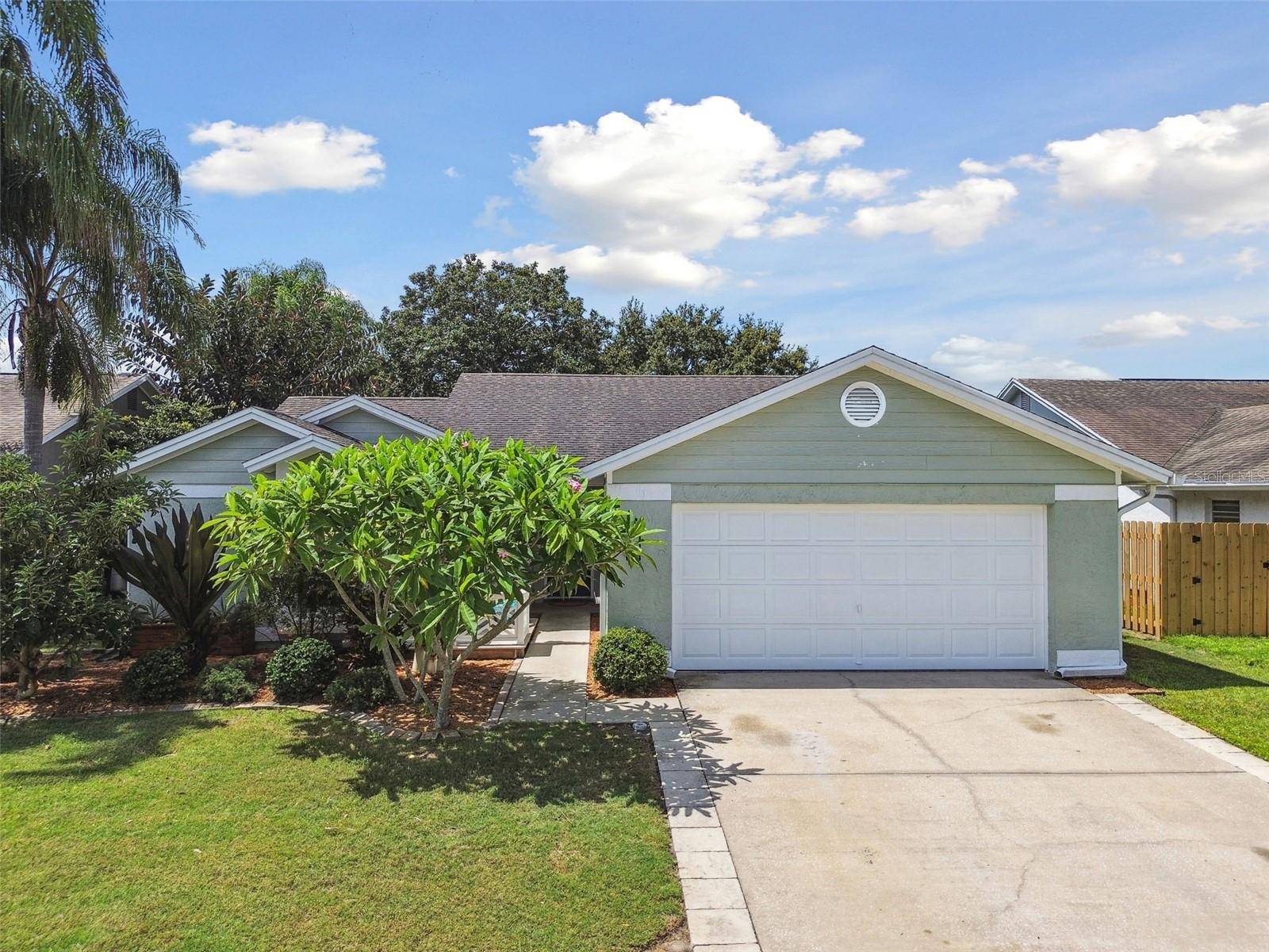Tampa, FL 33626,8744 HAMPDEN DR