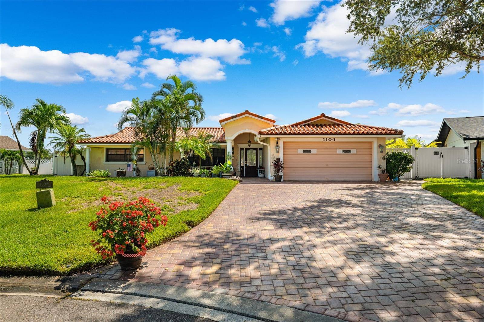 St Petersburg, FL 33707,1104 81ST ST S
