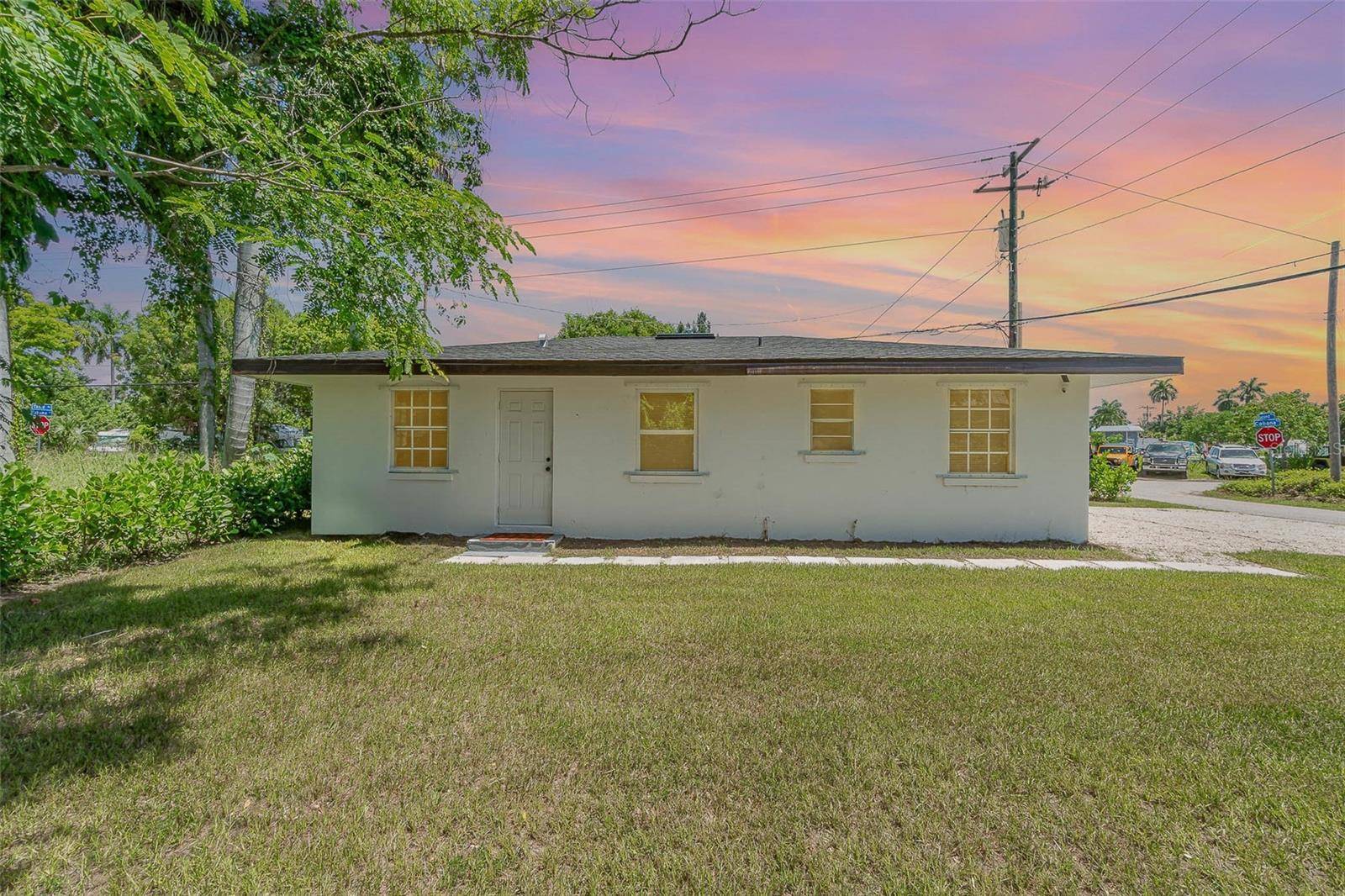 North Fort Myers, FL 33903,21 CABANA AVE