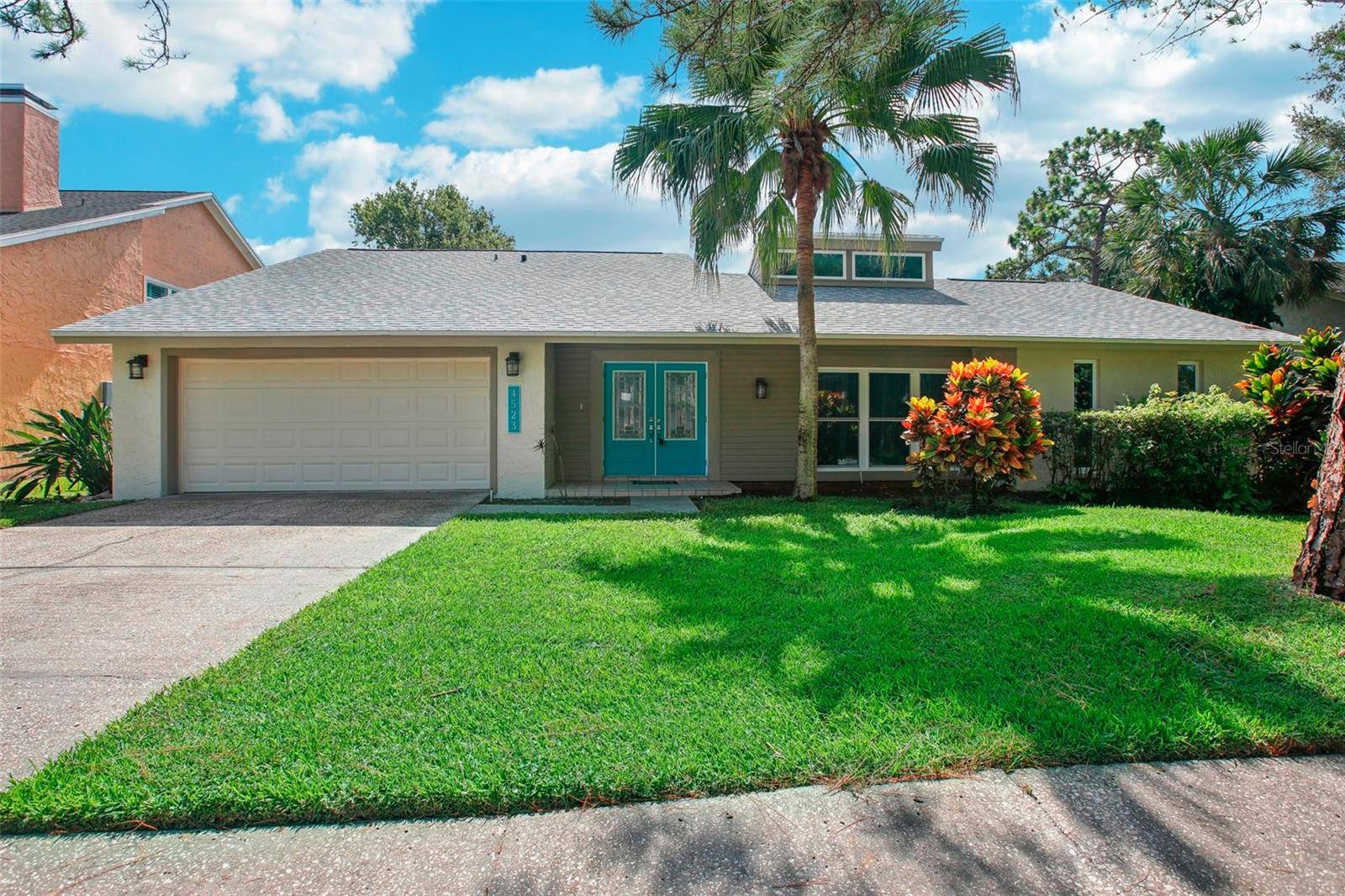 Tampa, FL 33624,4523 PINE HOLLOW DR