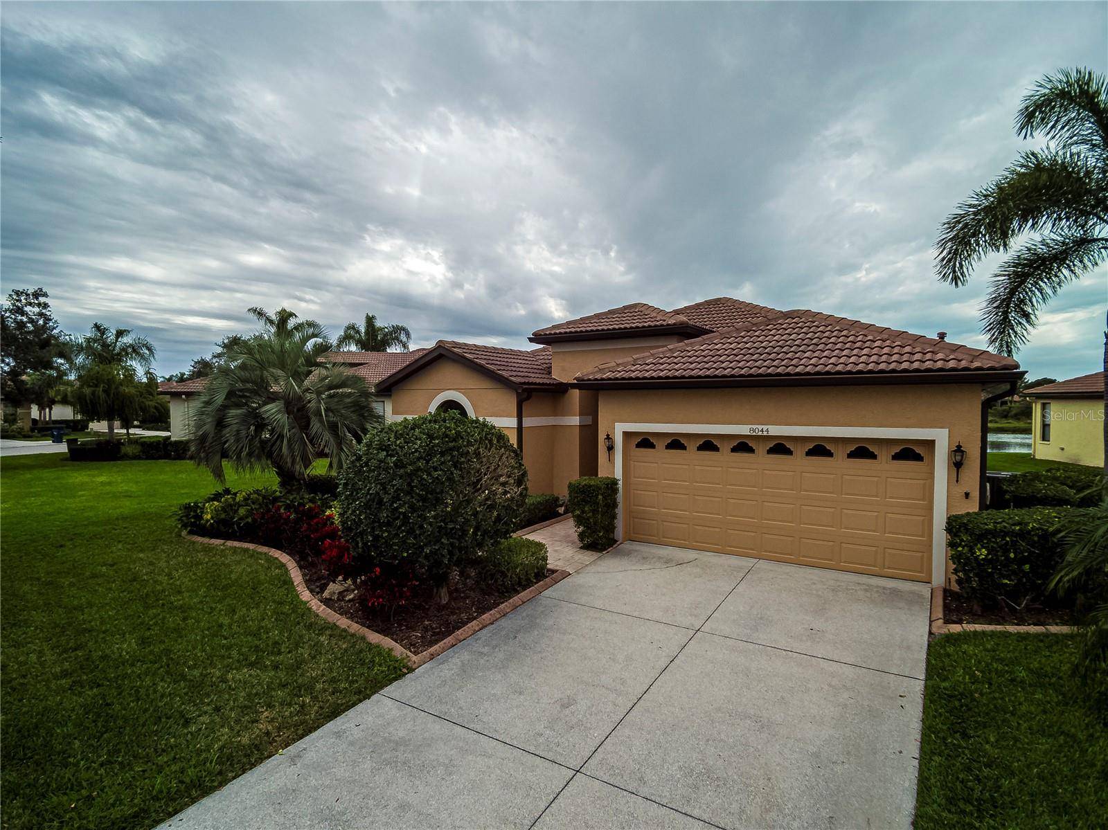 Sarasota, FL 34243,8044 STIRLING FALLS CIR