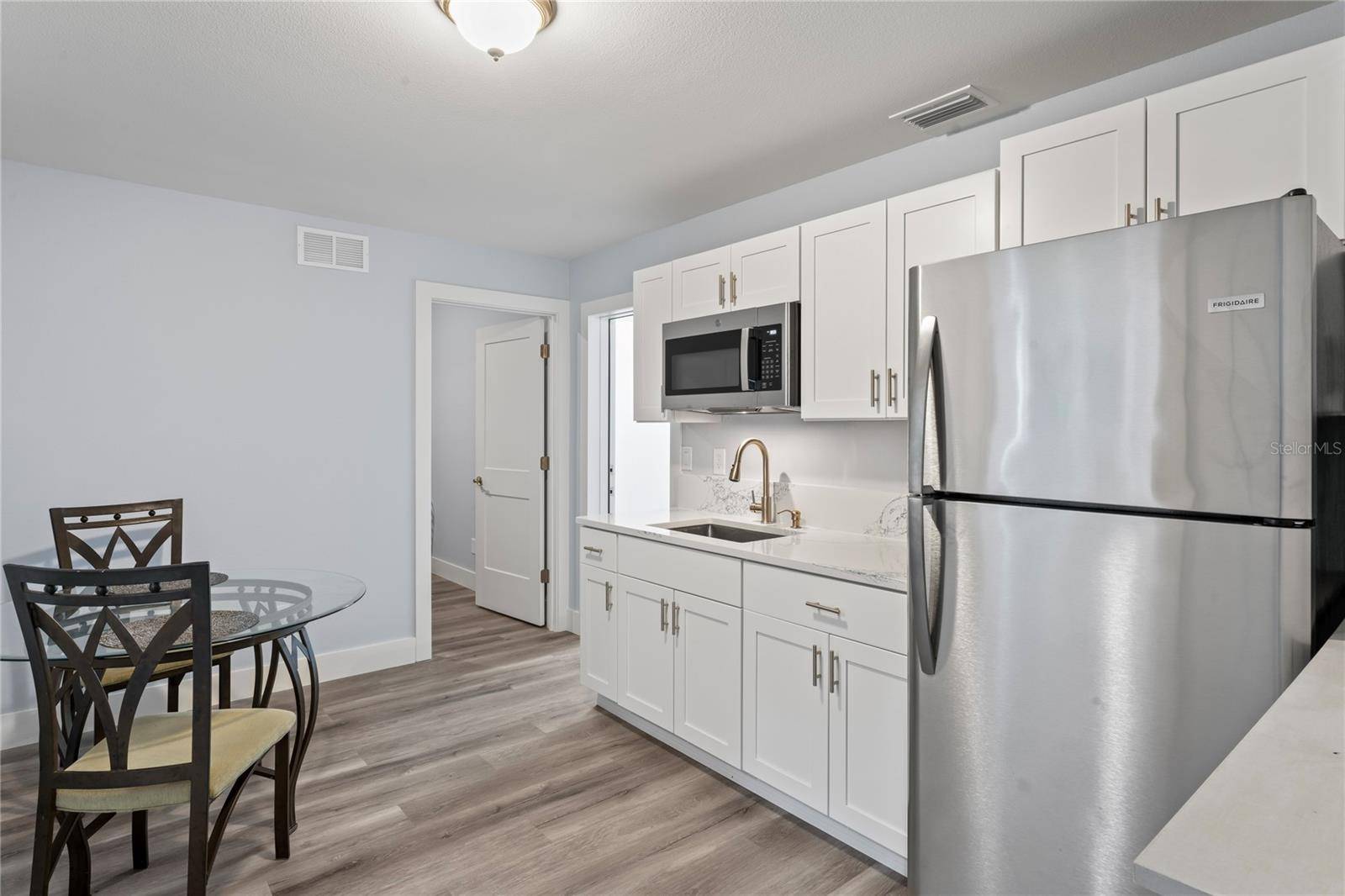Sarasota, FL 34234,2395 19TH ST