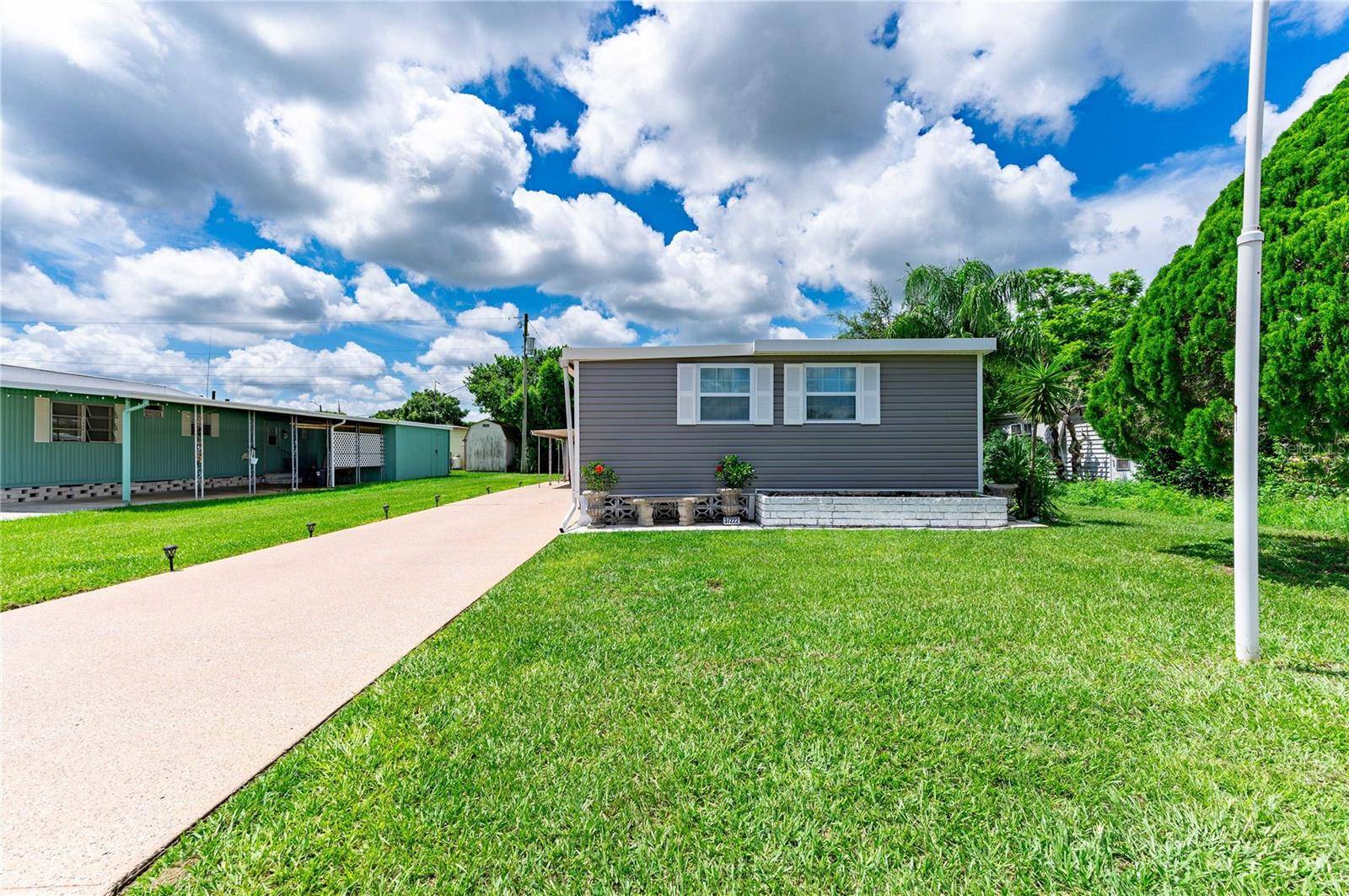 Zephyrhills, FL 33542,37222 CORA AVE