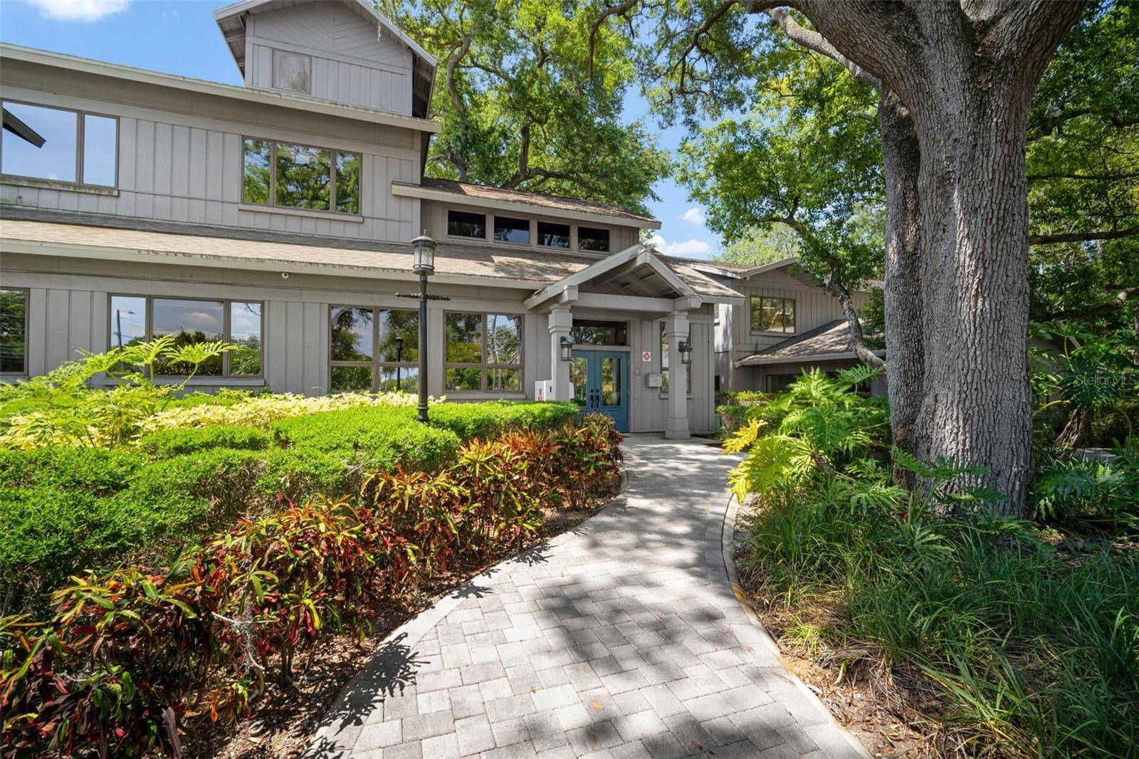 Clearwater, FL 33756,915 CHESTNUT ST