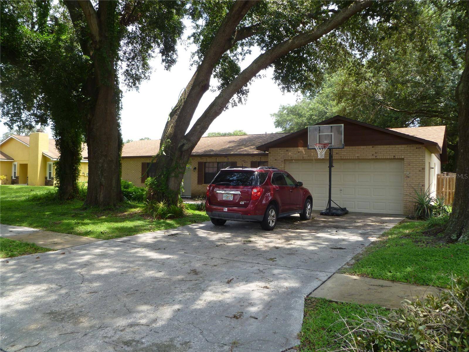 Brandon, FL 33511,803 BILLS CIR