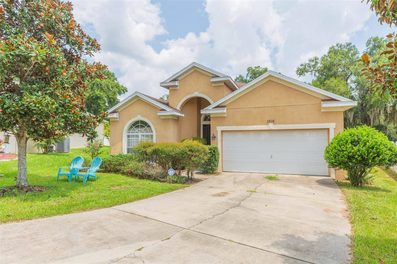 Dade City, FL 33523,37118 HIGHLAND BLUFF CIR