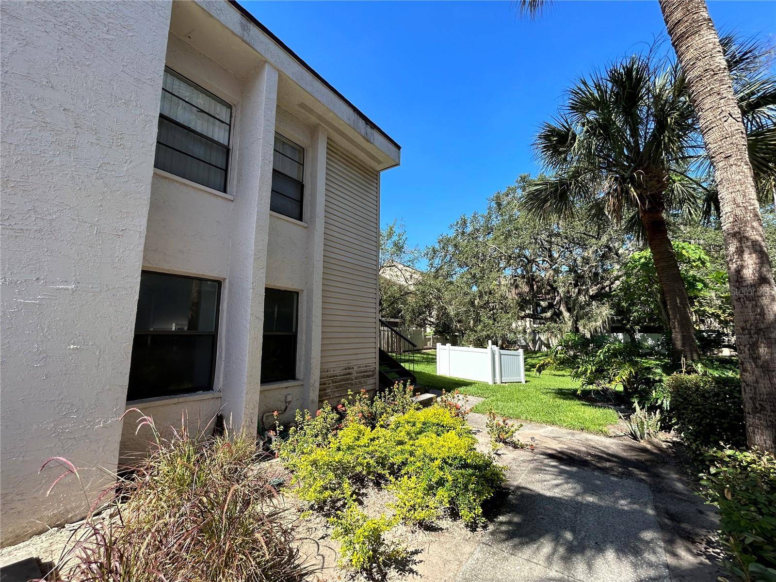 Tampa, FL 33617,5137 PURITAN CIR #5137
