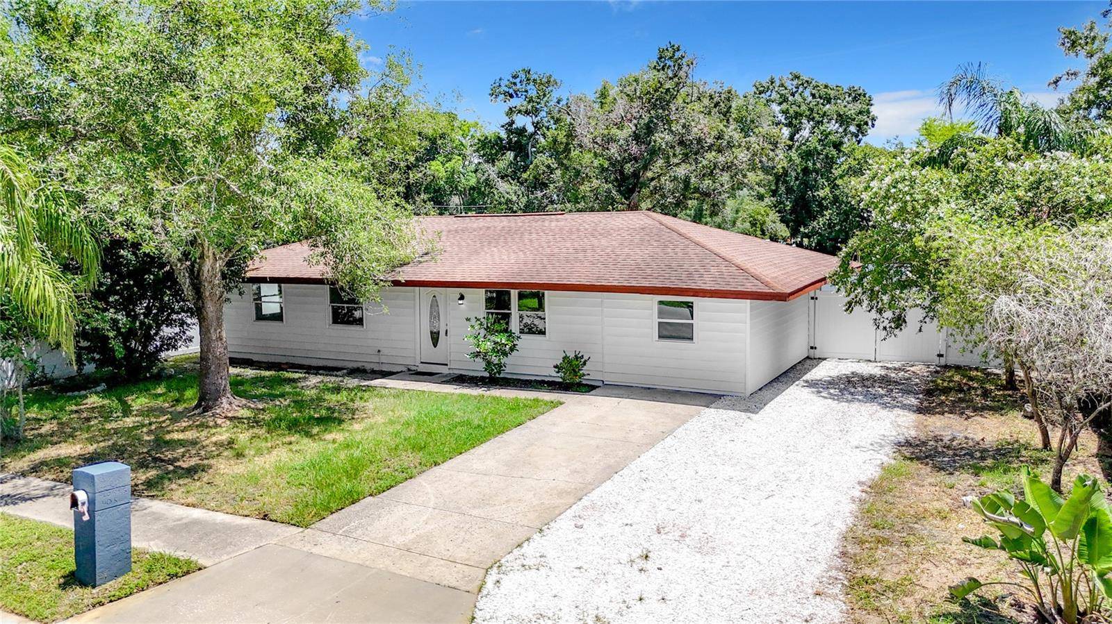 Ruskin, FL 33570,405 13TH ST NE