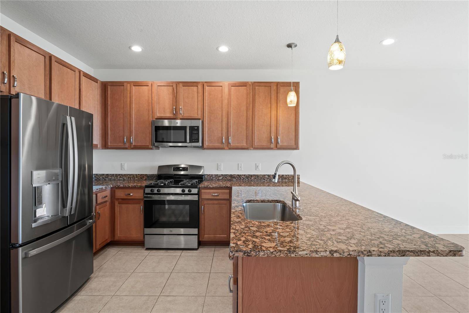 Wimauma, FL 33598,4906 AVILA LAKES DR