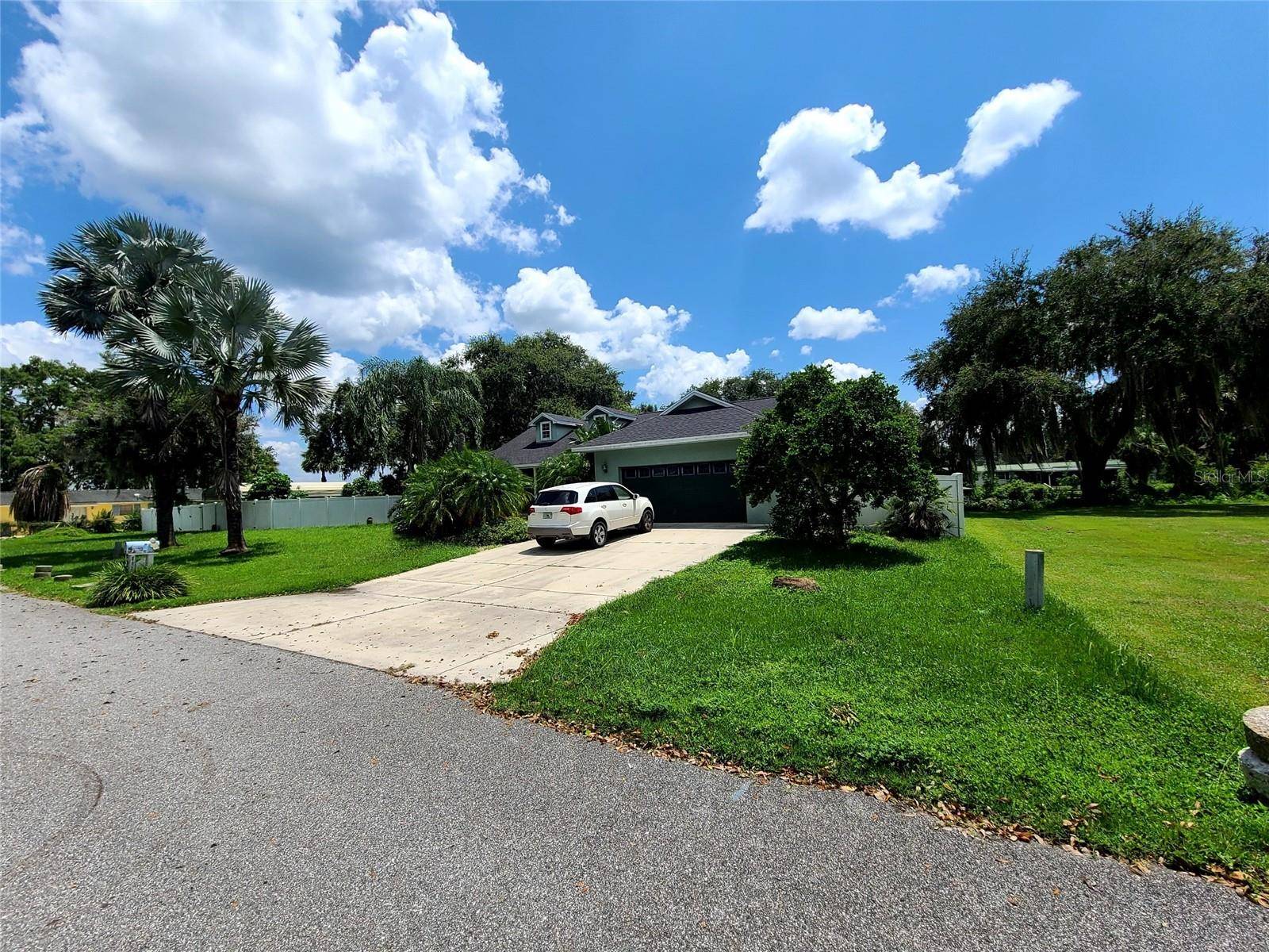 Lake Panasoffkee, FL 33538,1211 CR 436