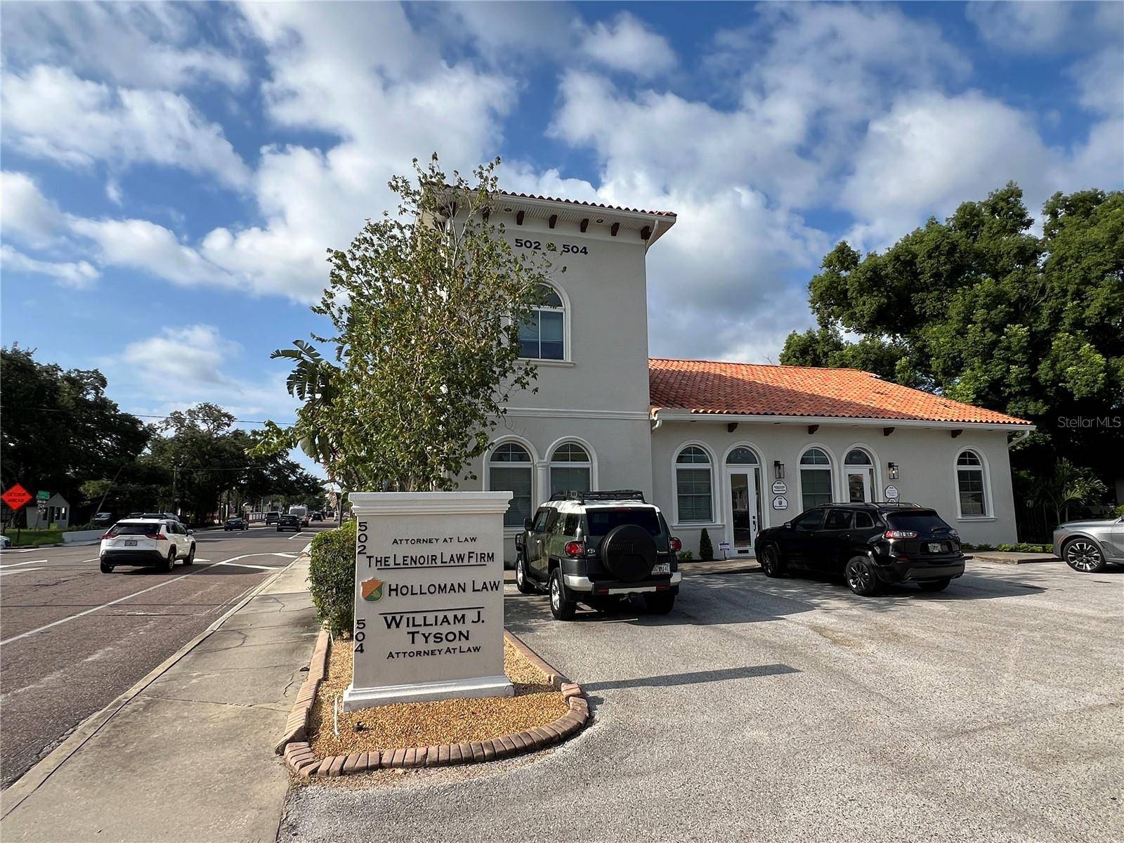 Tampa, FL 33609,504 N ARMENIA AVE