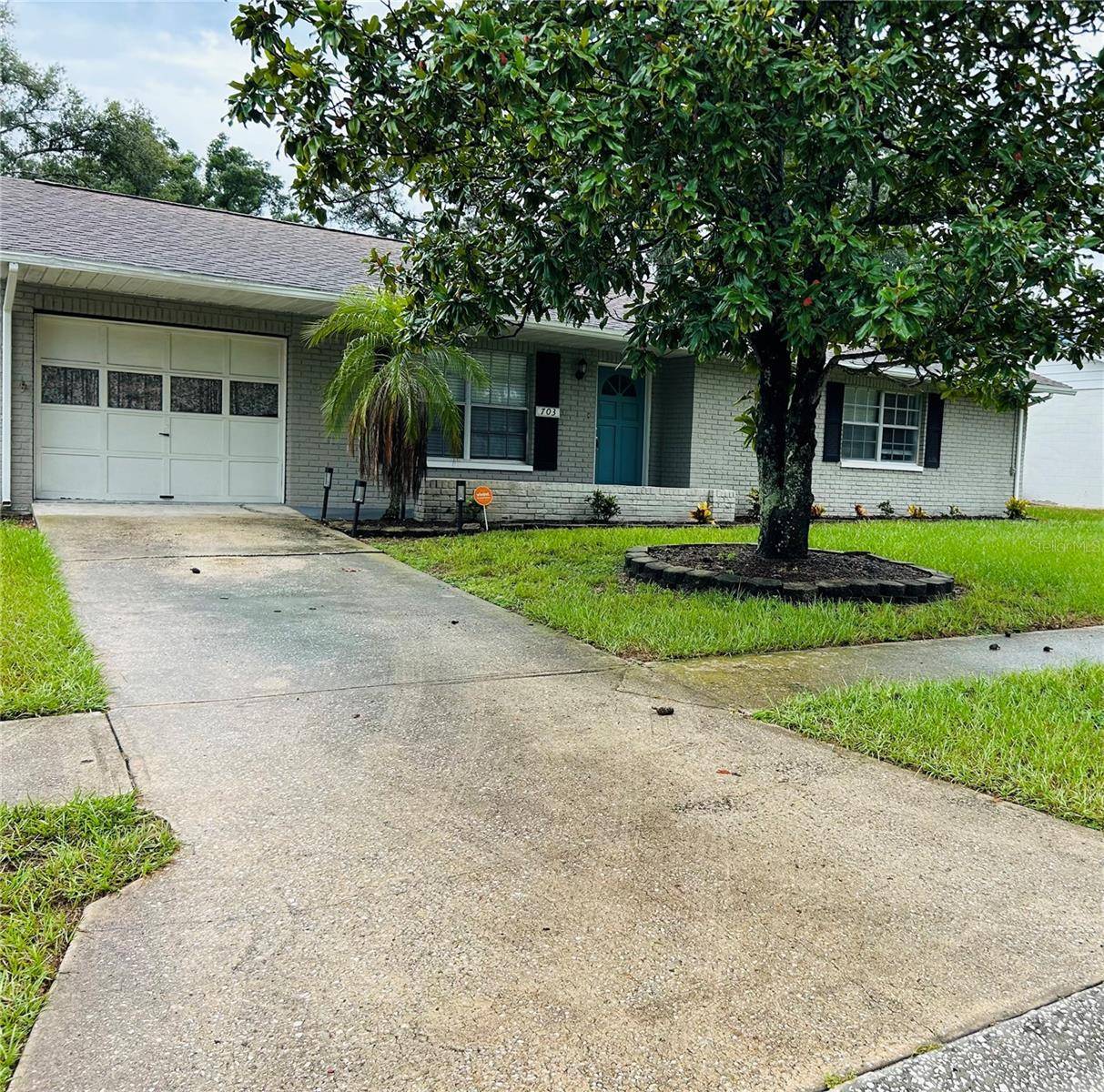 Seffner, FL 33584,703 CHADSWORTH AVE