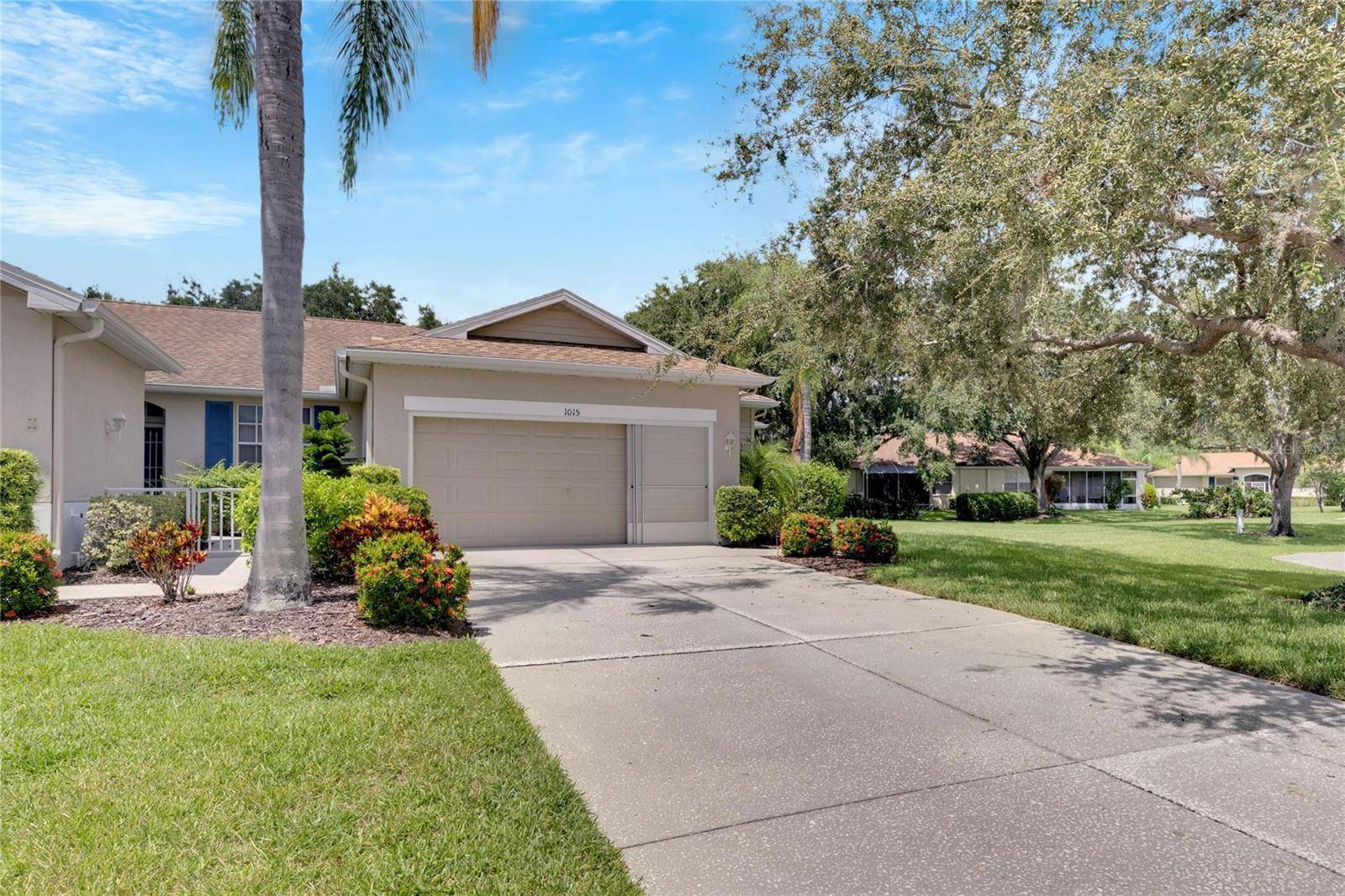 Sun City Center, FL 33573,1015 RADISON LAKE CT #65