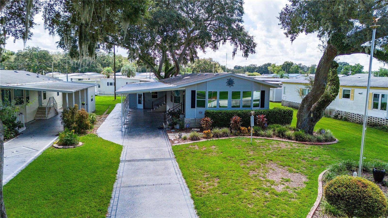 Zephyrhills, FL 33542,37234 LAKEWOOD DR