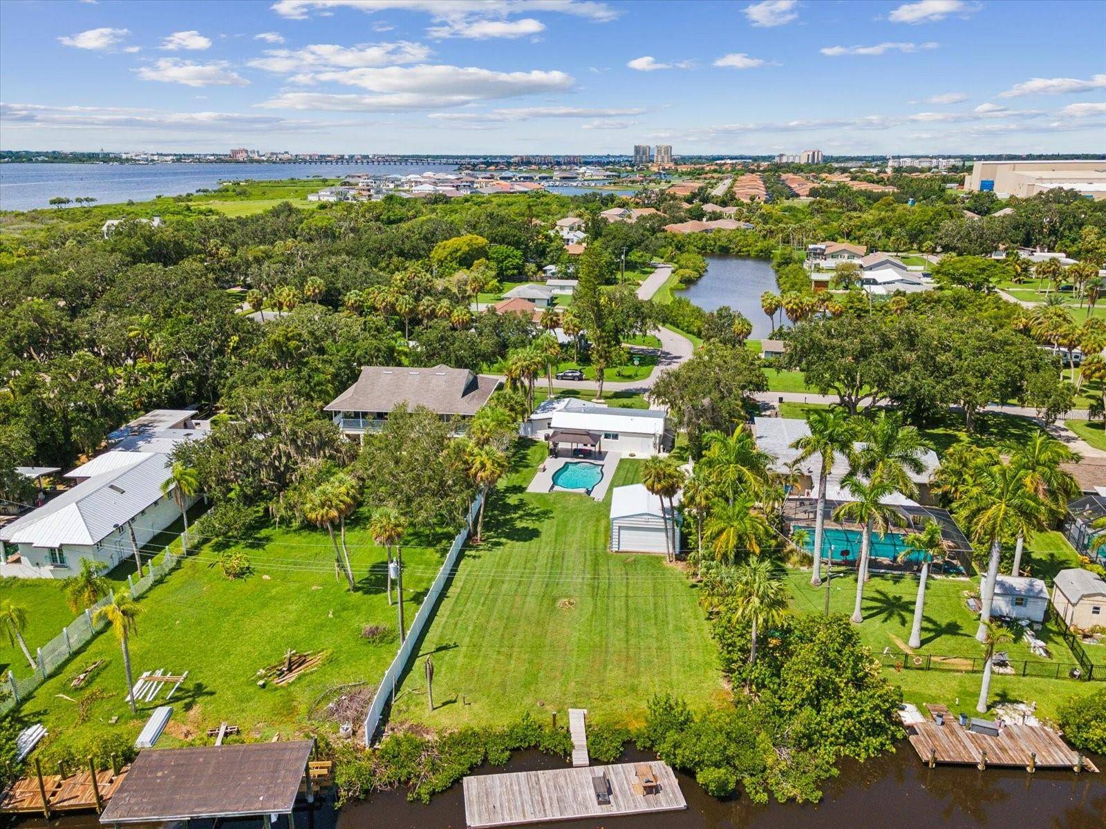 Ellenton, FL 34222,352 HIGHLAND SHORES DR