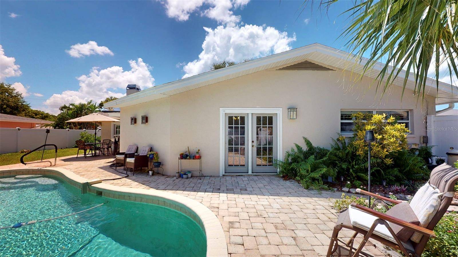Largo, FL 33770,411 HARBOR VIEW LN
