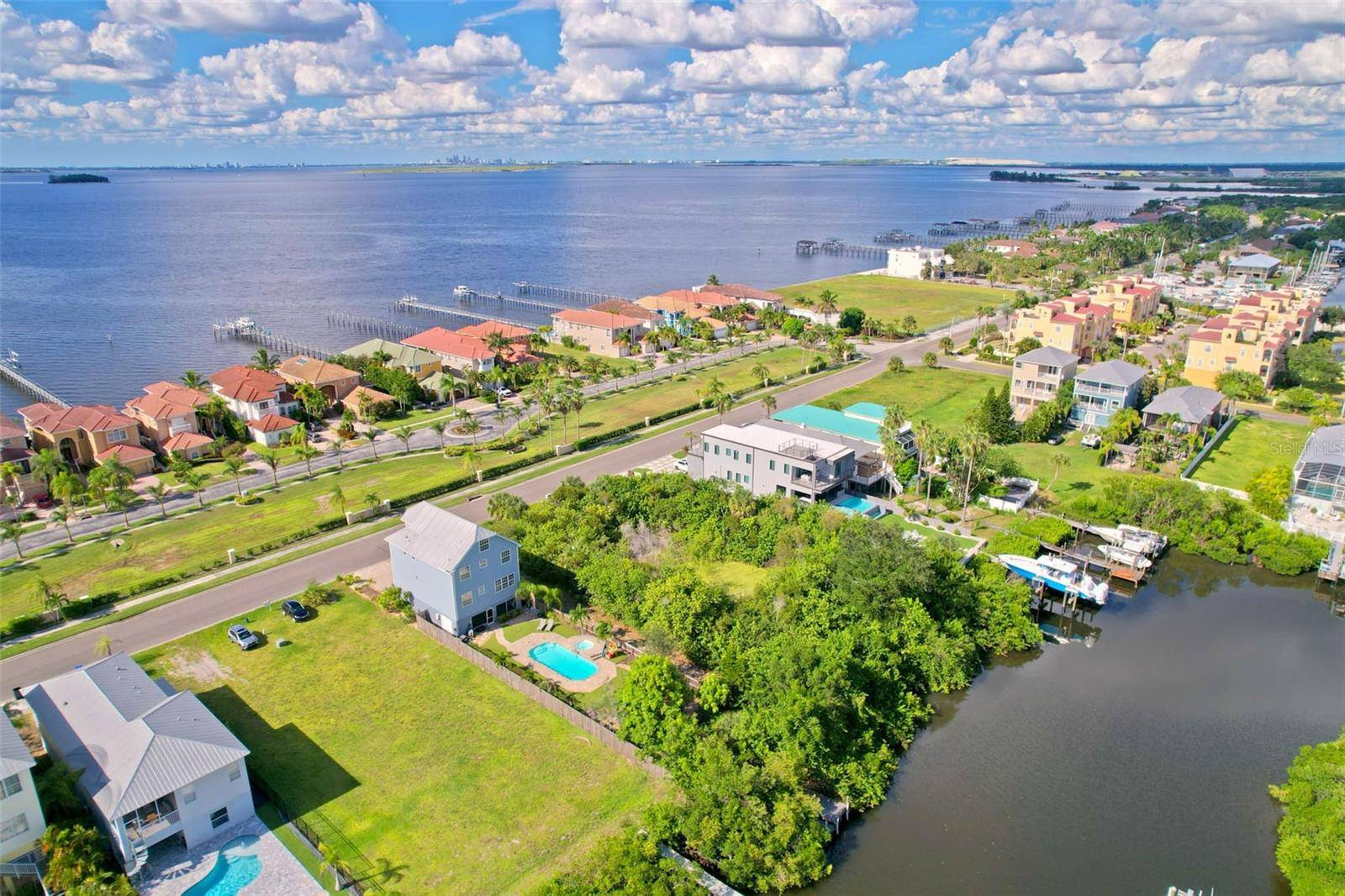 Apollo Beach, FL 33572,6419 MARBELLA BLVD