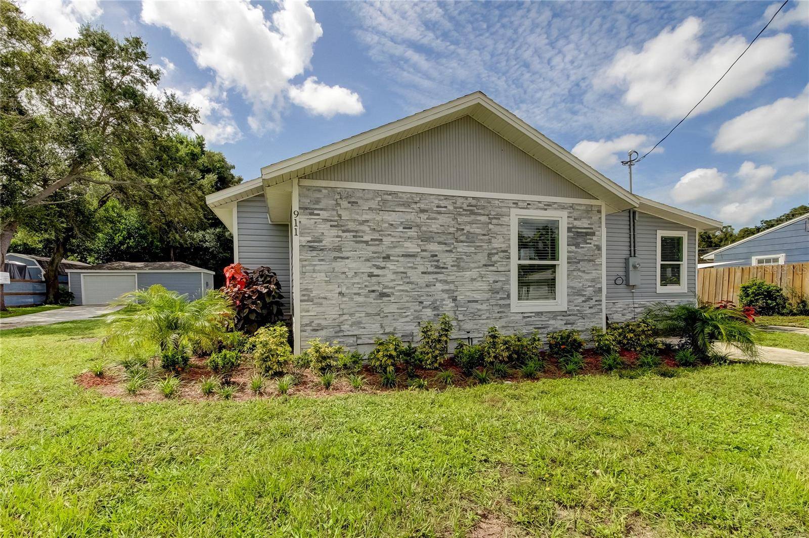 Largo, FL 33770,911 8TH AVE SW