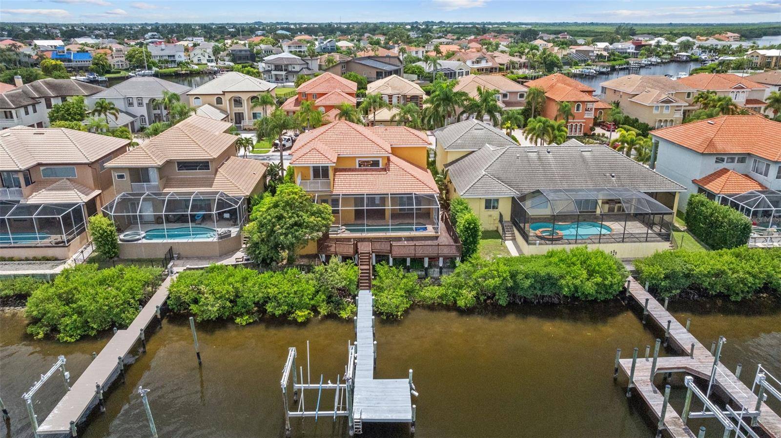Apollo Beach, FL 33572,1233 ACAPPELLA LN