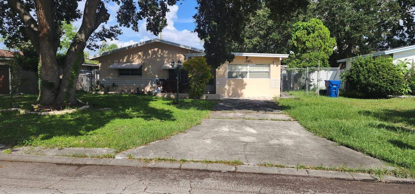 Clearwater, FL 33764,2127 EUCLID CIR E