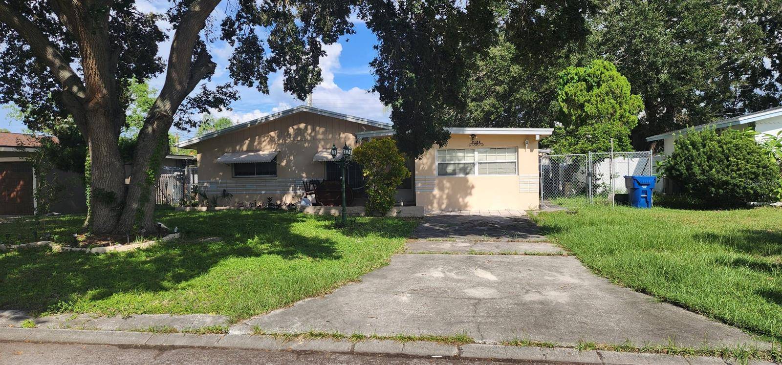 Clearwater, FL 33764,2127 EUCLID CIR E