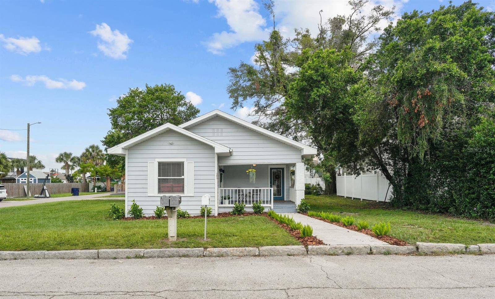 Tampa, FL 33603,402 E EMMA ST
