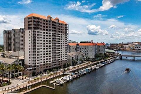 Tampa, FL 33602,371 CHANNELSIDE WALK WAY #26