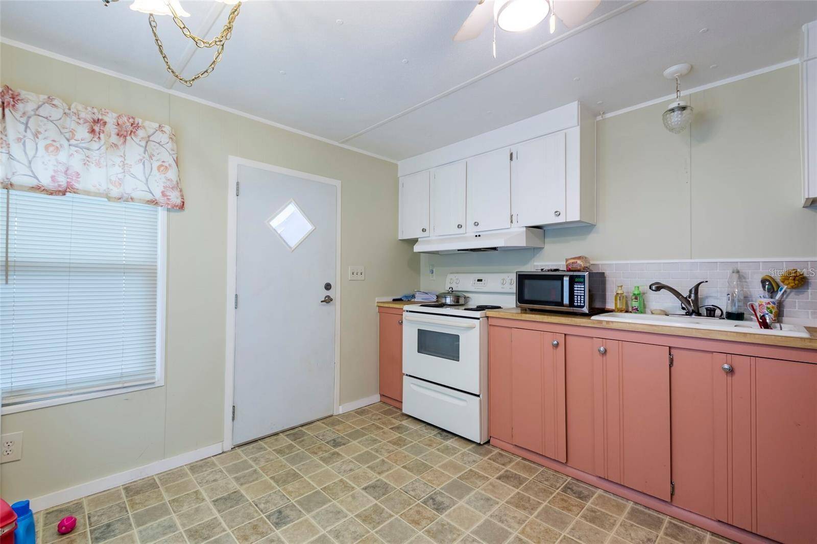Zephyrhills, FL 33541,7154 EL MEYERS ST