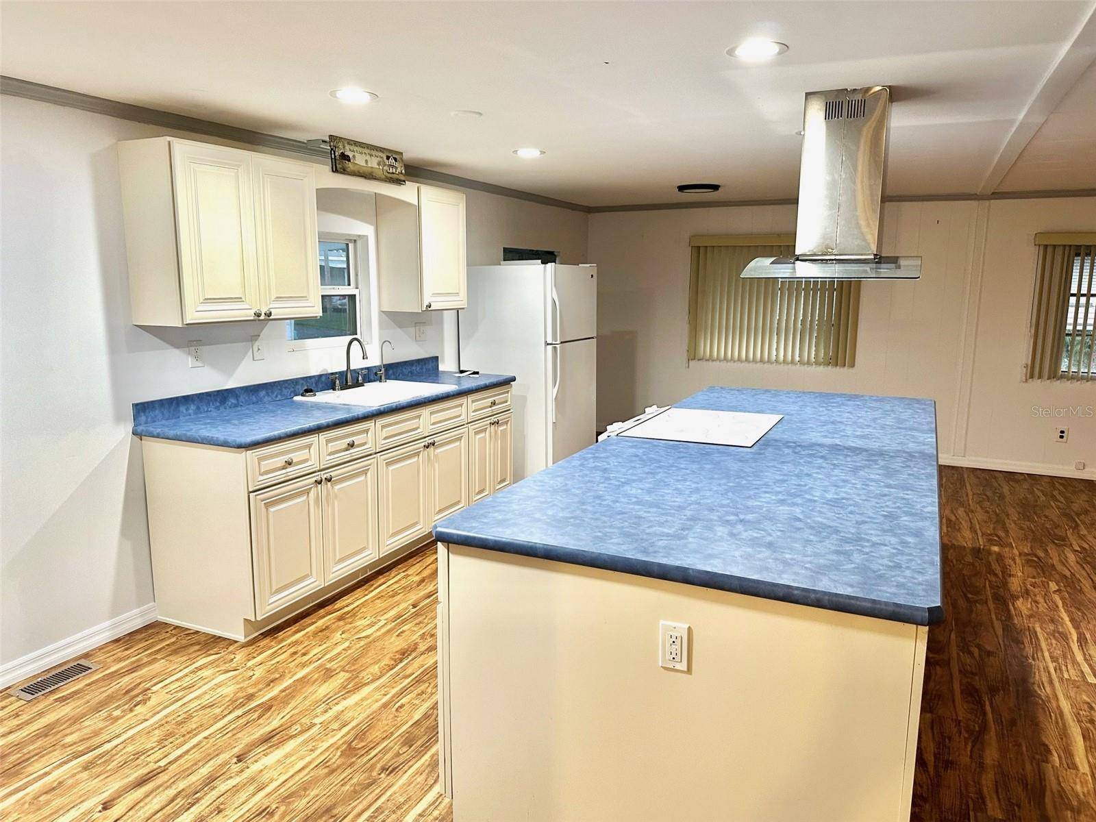 Pinellas Park, FL 33782,9790 66TH ST N #196