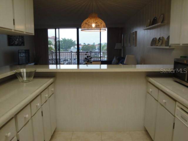 Treasure Island, FL 33706,500 TREASURE ISLAND CSWY #202