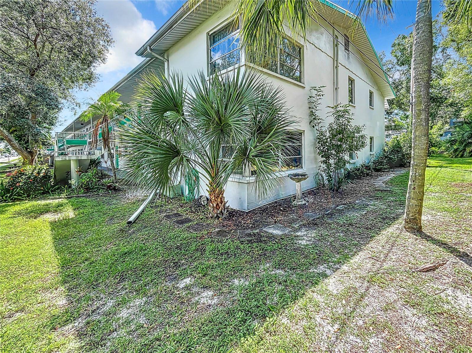 Saint Petersburg, FL 33714,5810 21ST ST N #9