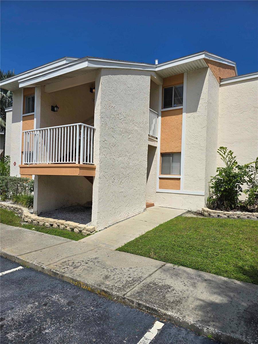 Saint Petersburg, FL 33702,621 99TH AVE N #102