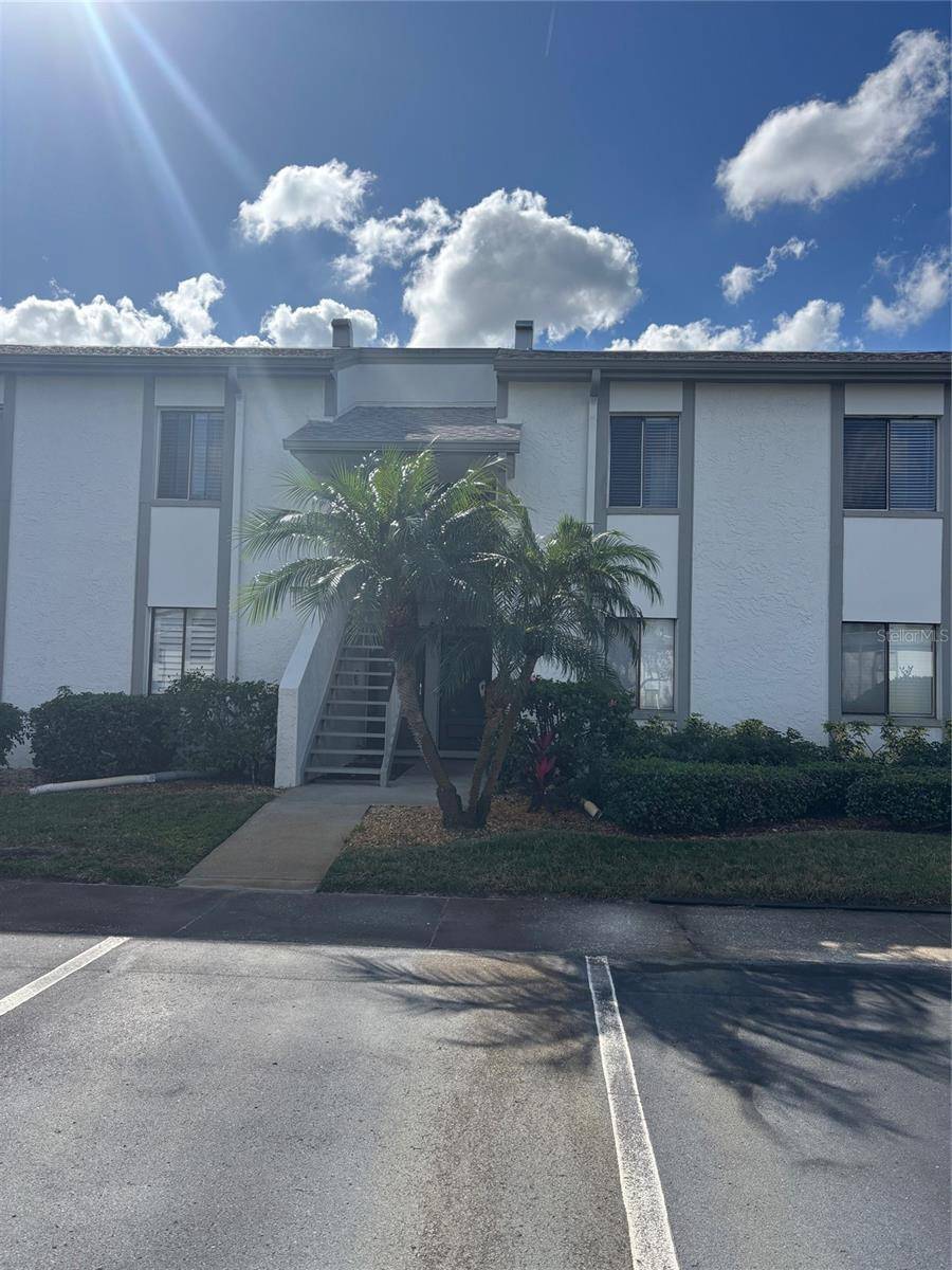 Oldsmar, FL 34677,276 CYPRESS LN