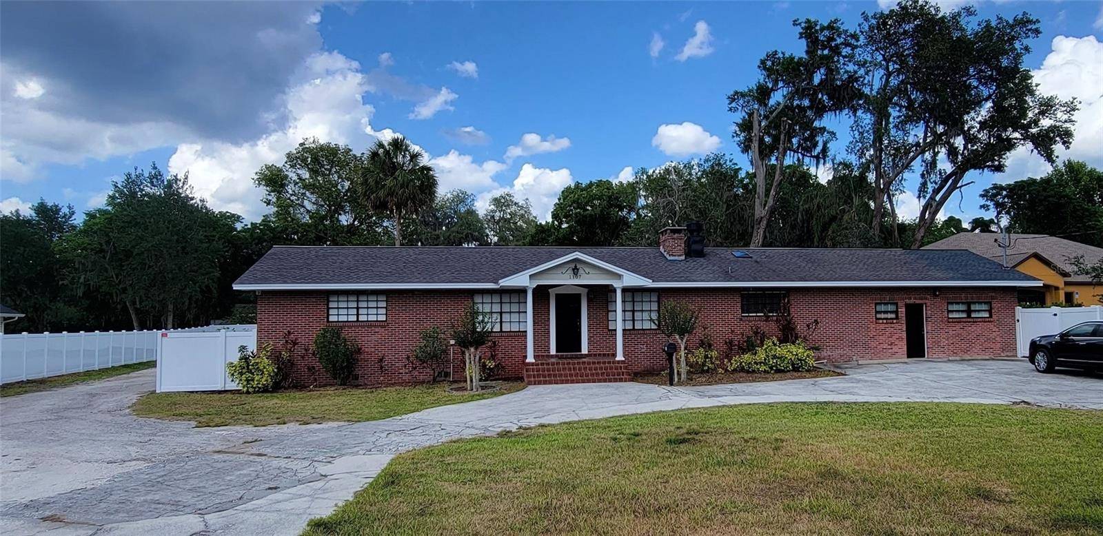 Brandon, FL 33511,1107 LITHIA PINECREST RD