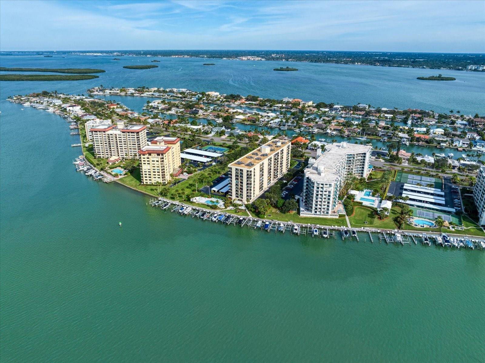 Clearwater Beach, FL 33767,690 ISLAND WAY #812