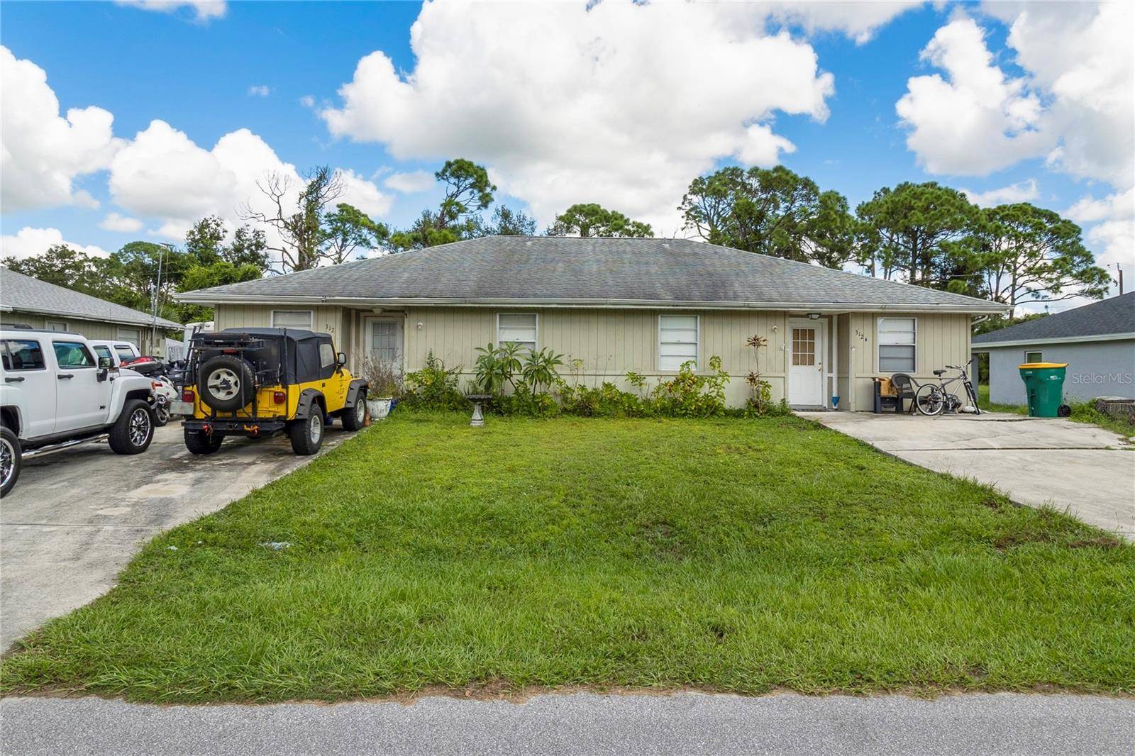 Port Charlotte, FL 33954,304 CAMILLIA LN #B