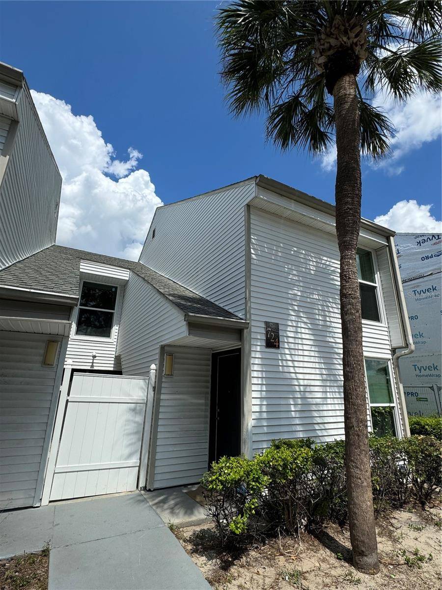 Tarpon Springs, FL 34689,724 HAVEN PL