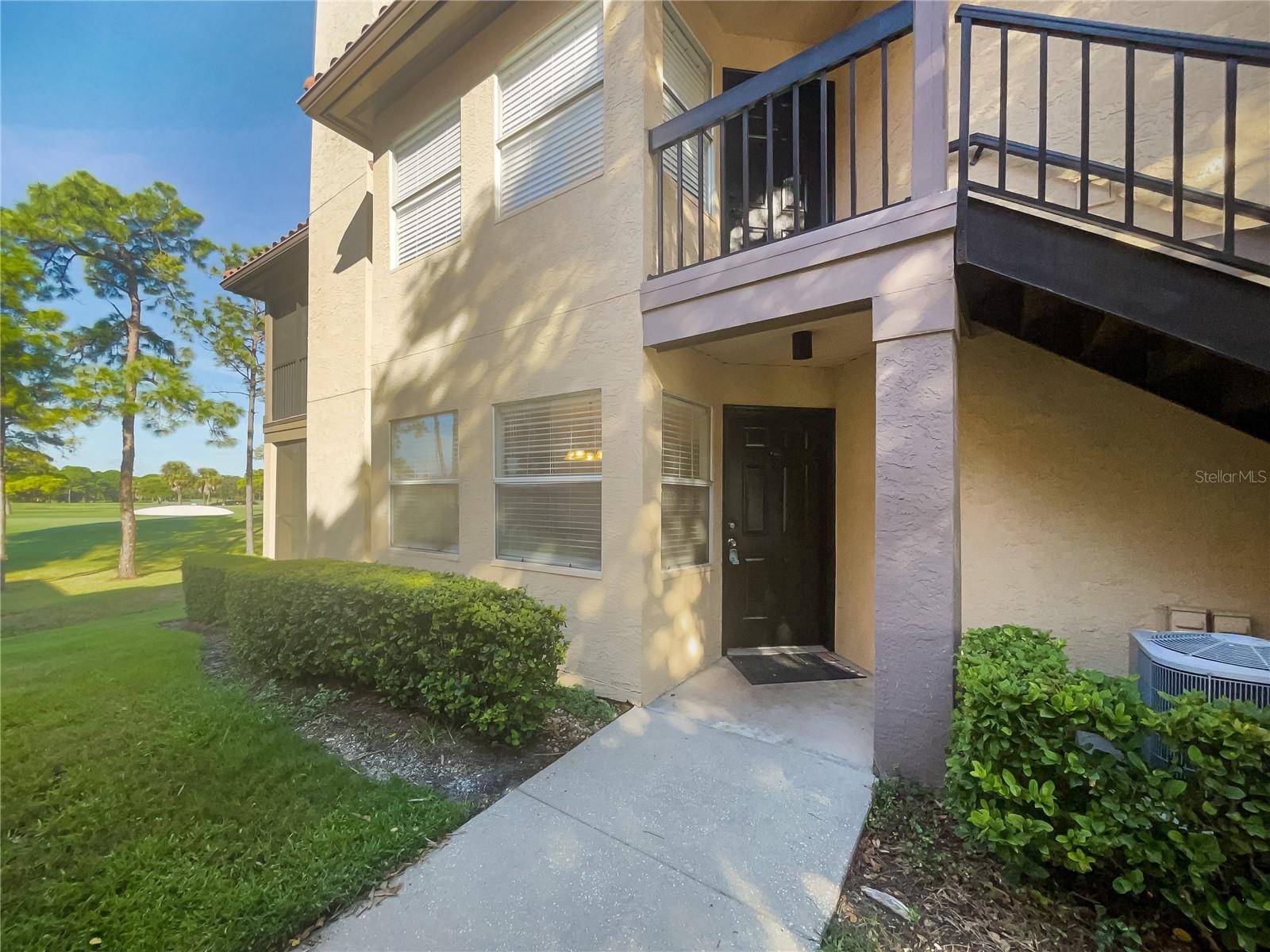 Clearwater, FL 33762,2400 FEATHER SOUND DR #211