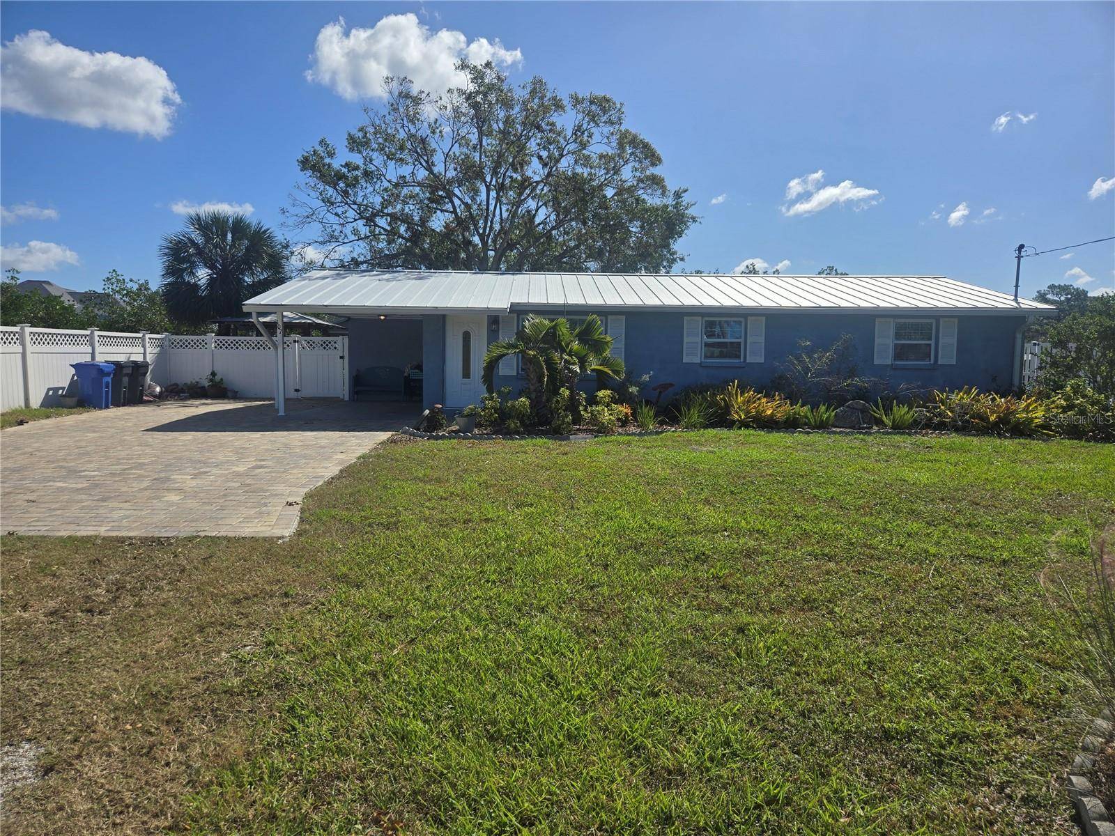 Ruskin, FL 33570,107 6TH ST NW