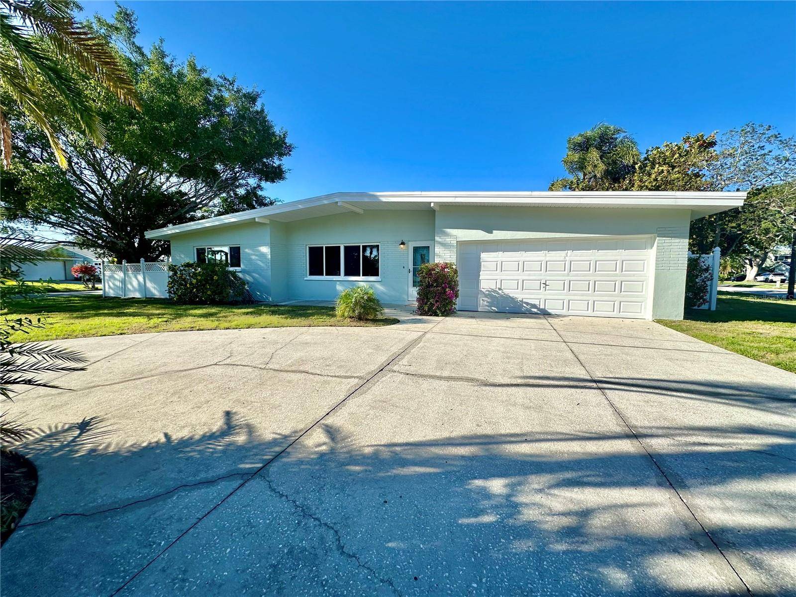 Dunedin, FL 34698,2149 EDYTHE DR