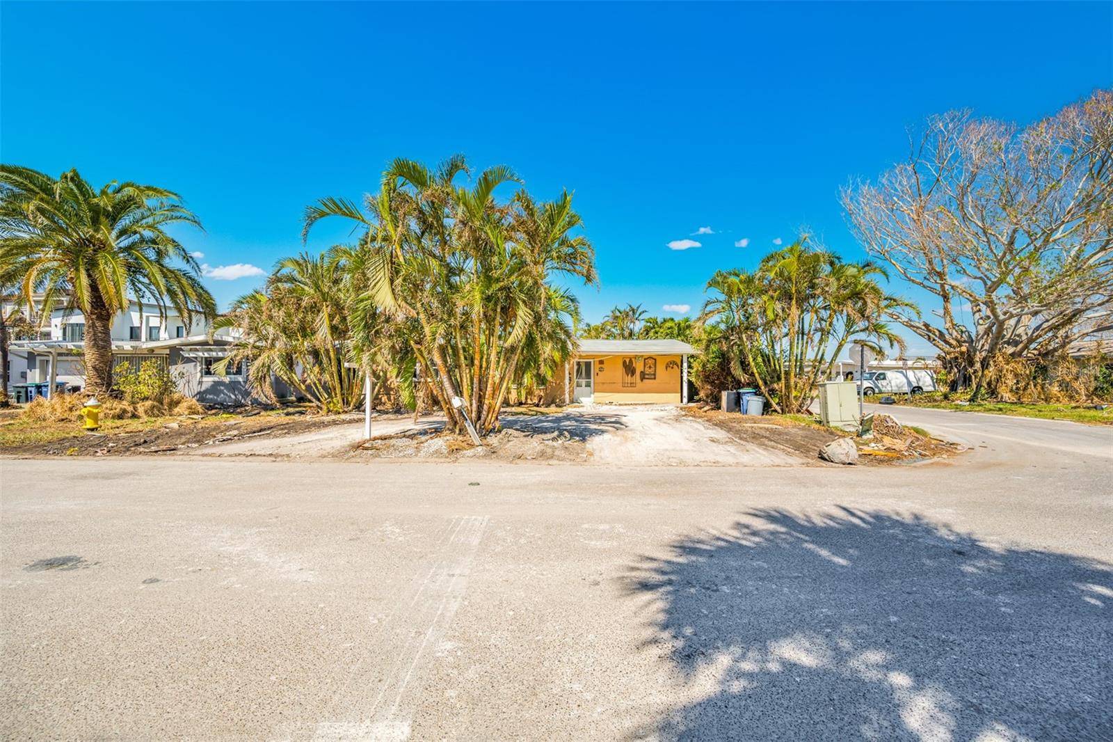 Redington Shores, FL 33708,184 175TH AVE E